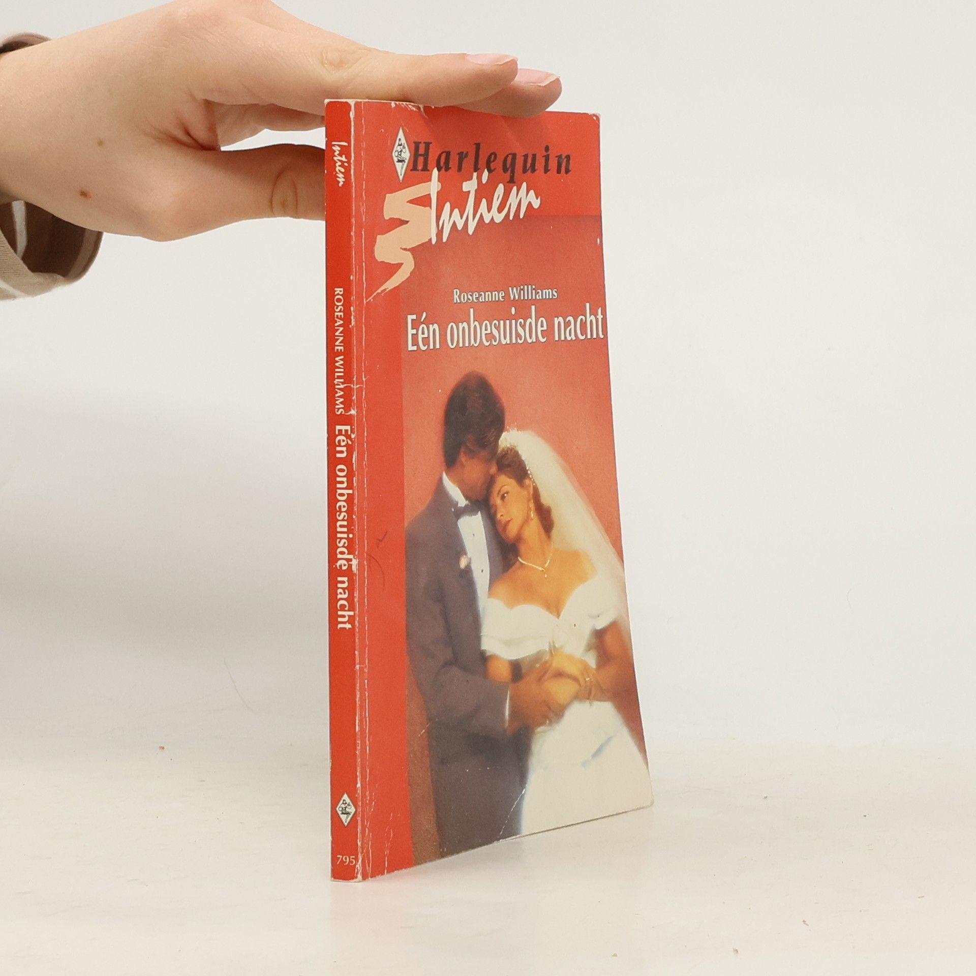 Roseanne Williams Harlequin Intiem - 795: Eén onbesuisde nacht