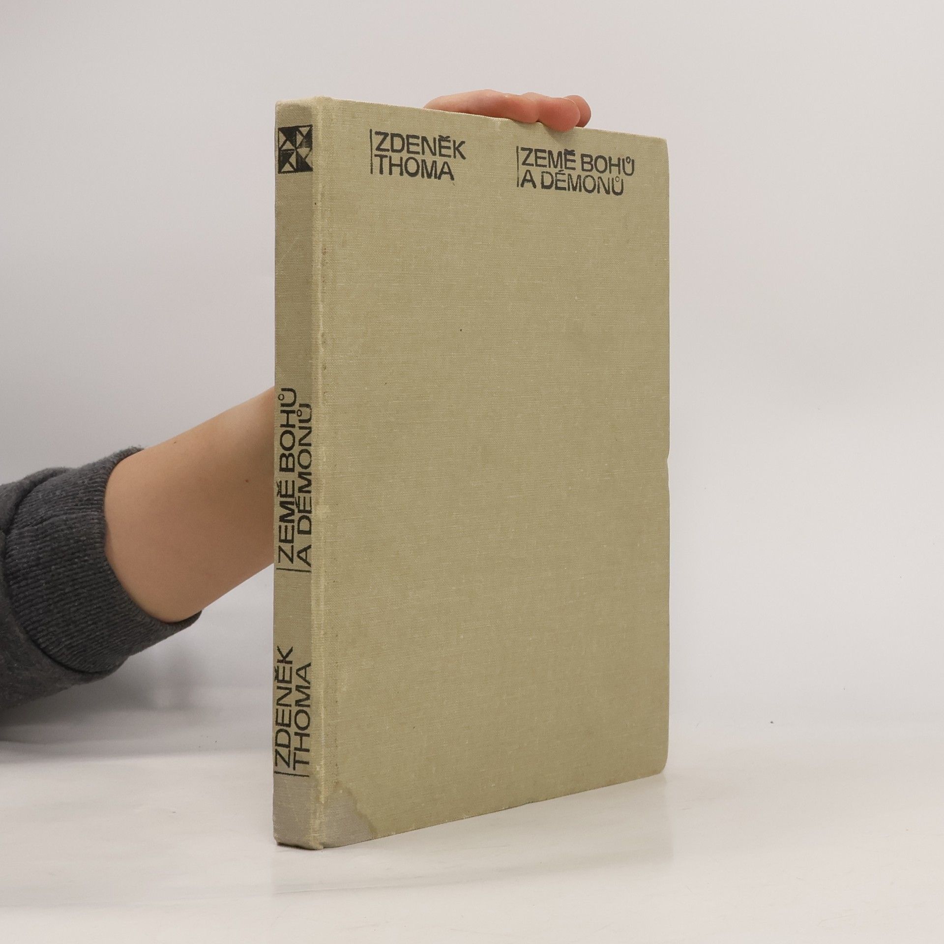 Země bohů a démonů