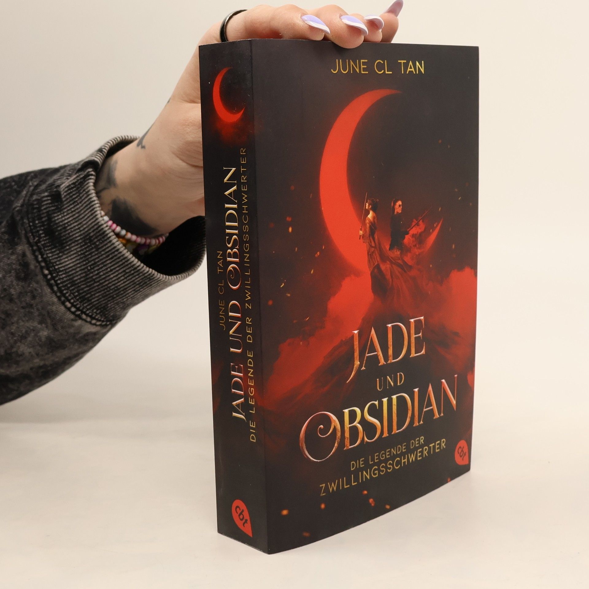 June C. L. Tan Jade und Obsidian. Die Legende der Zwillingsschwerter