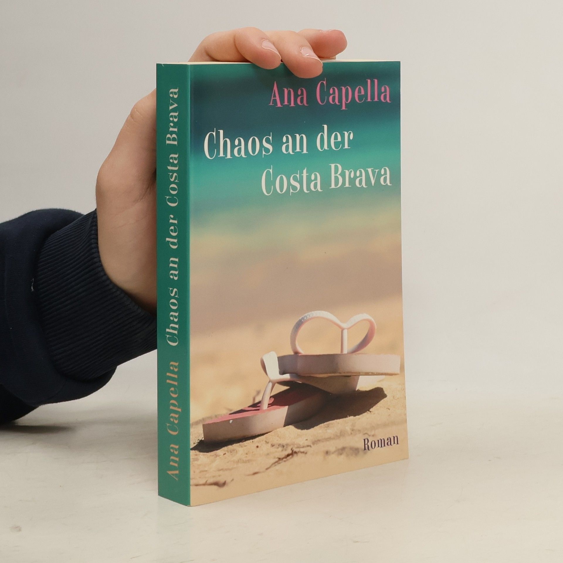 Ana Capella Chaos an der Costa Brava