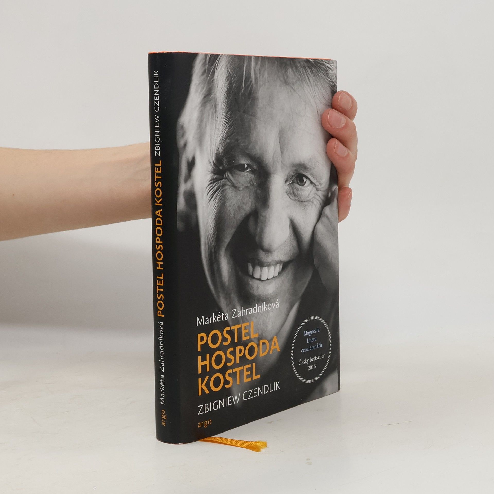 Zbigniew Czendlik Postel, hospoda, kostel