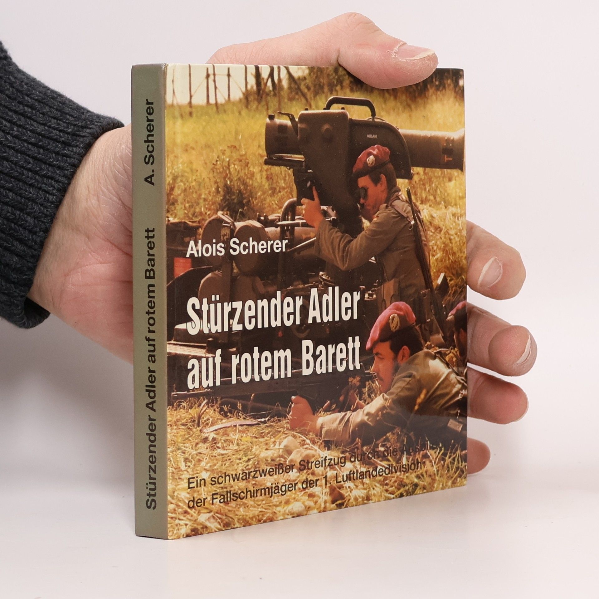 Alois Scherer Stürzender Adler auf rotem Barett