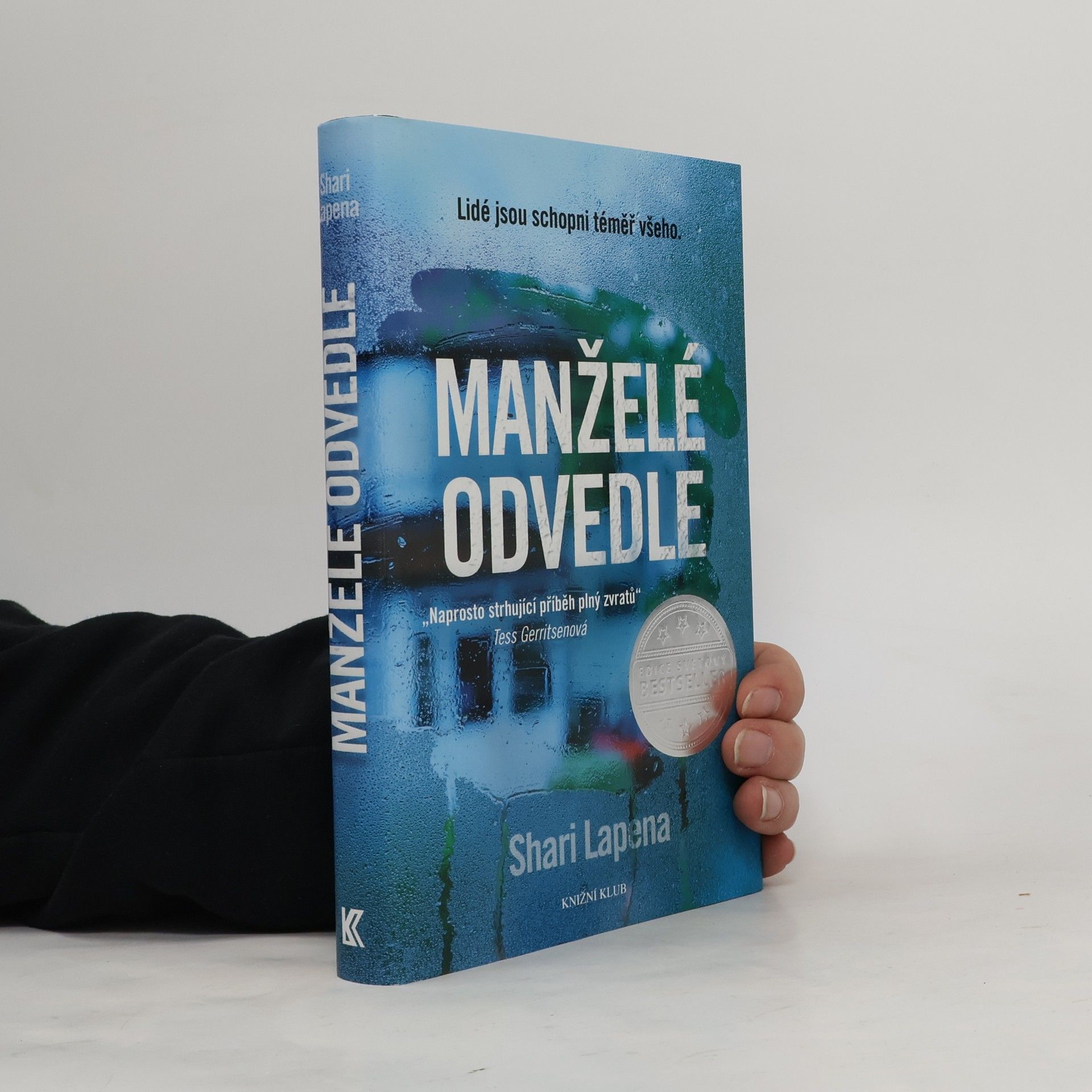 Shari Lapenová Manželé odvedle