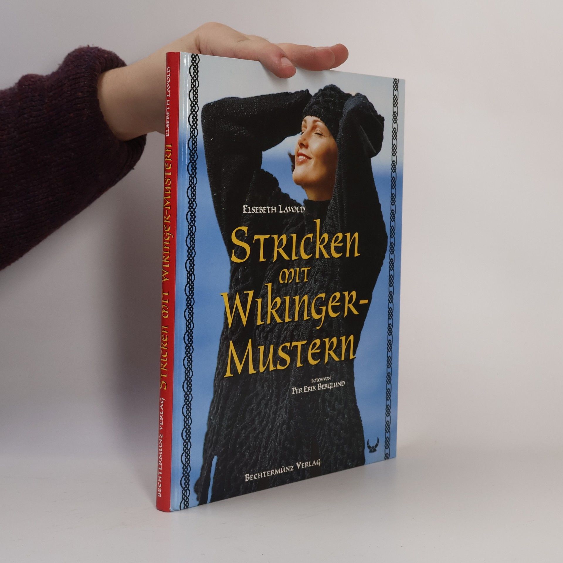 Elsebeth Lavold Stricken mit Wikinger-Mustern