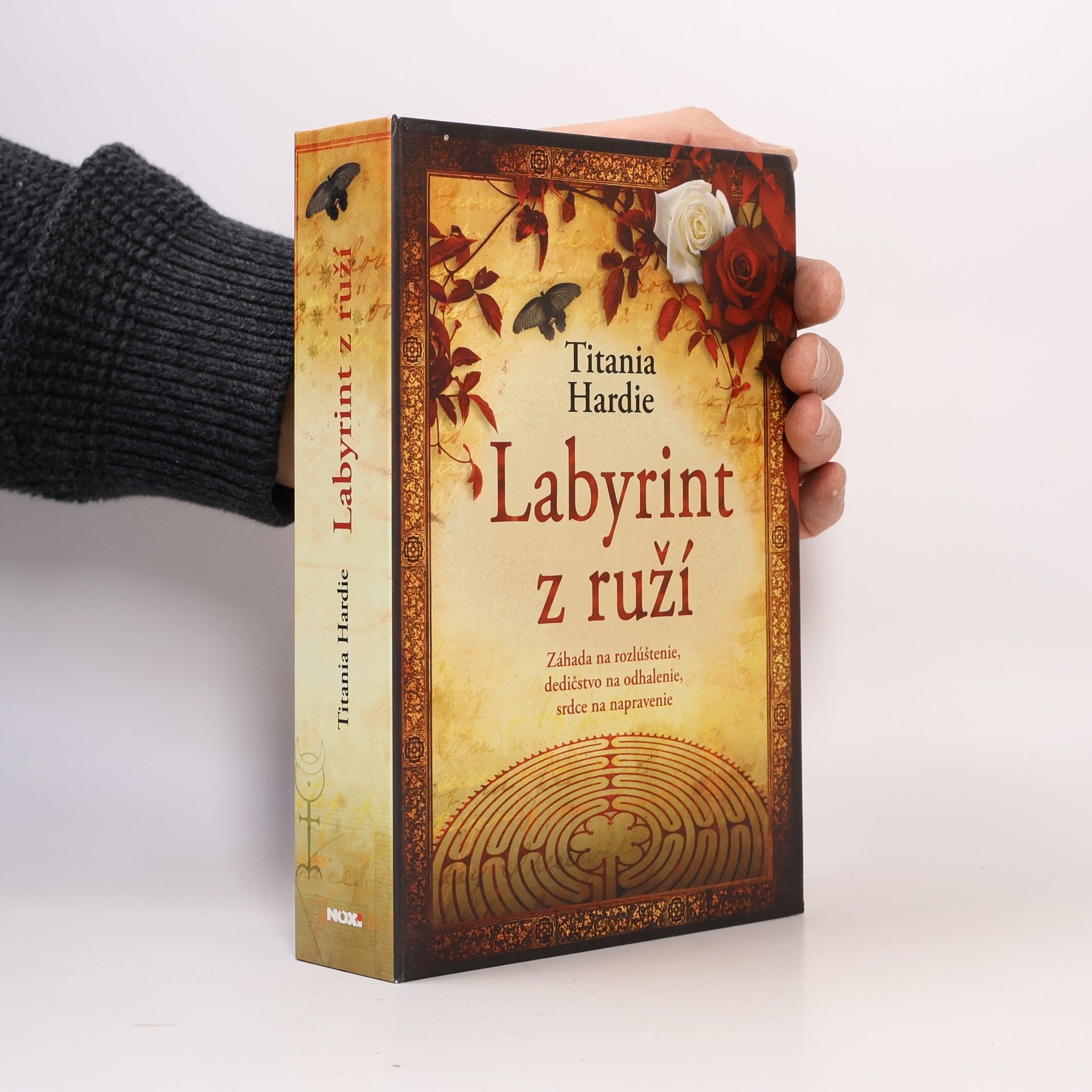 Titania Hardie Labyrint z ruží