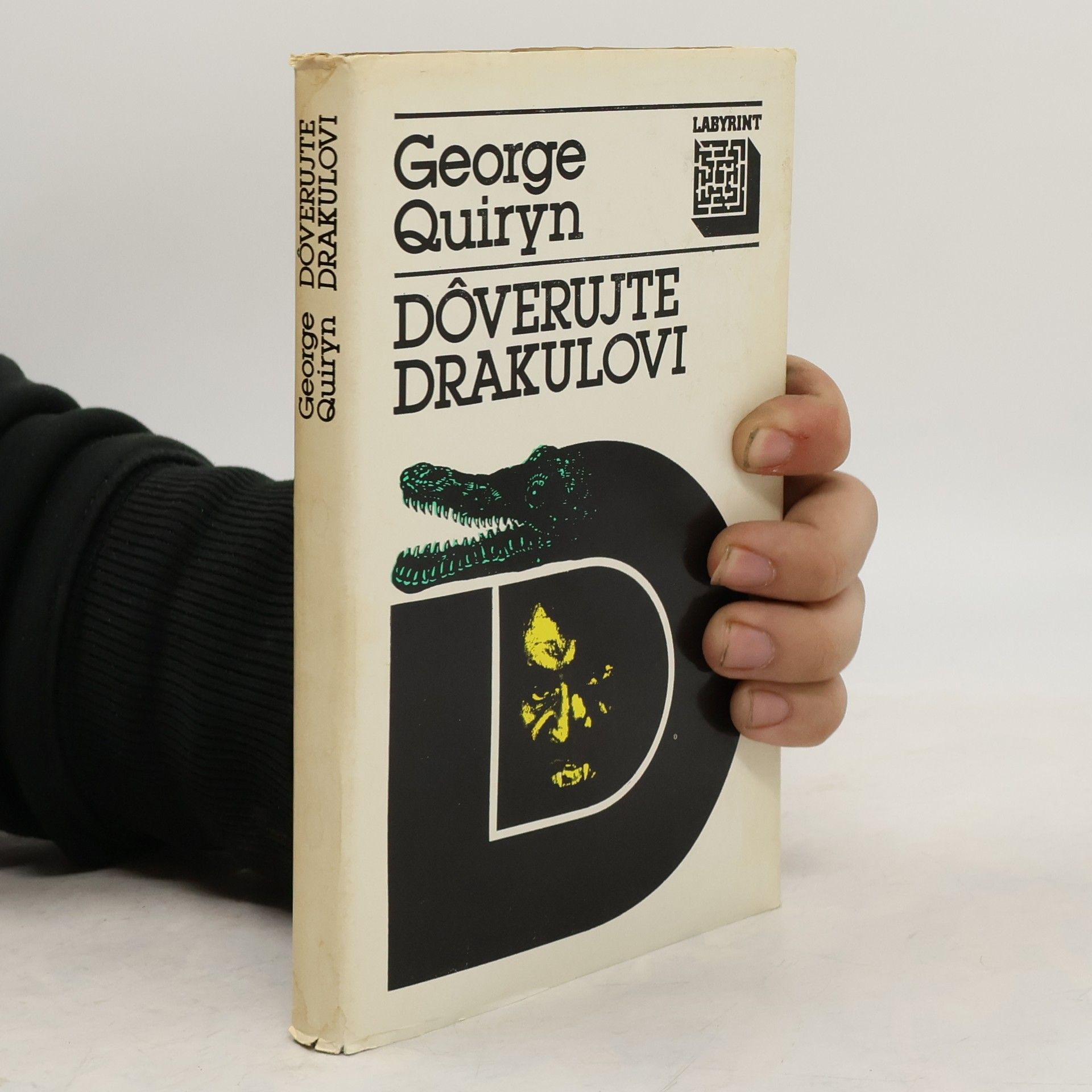 George Quiryn Dôverujte Drakulovi