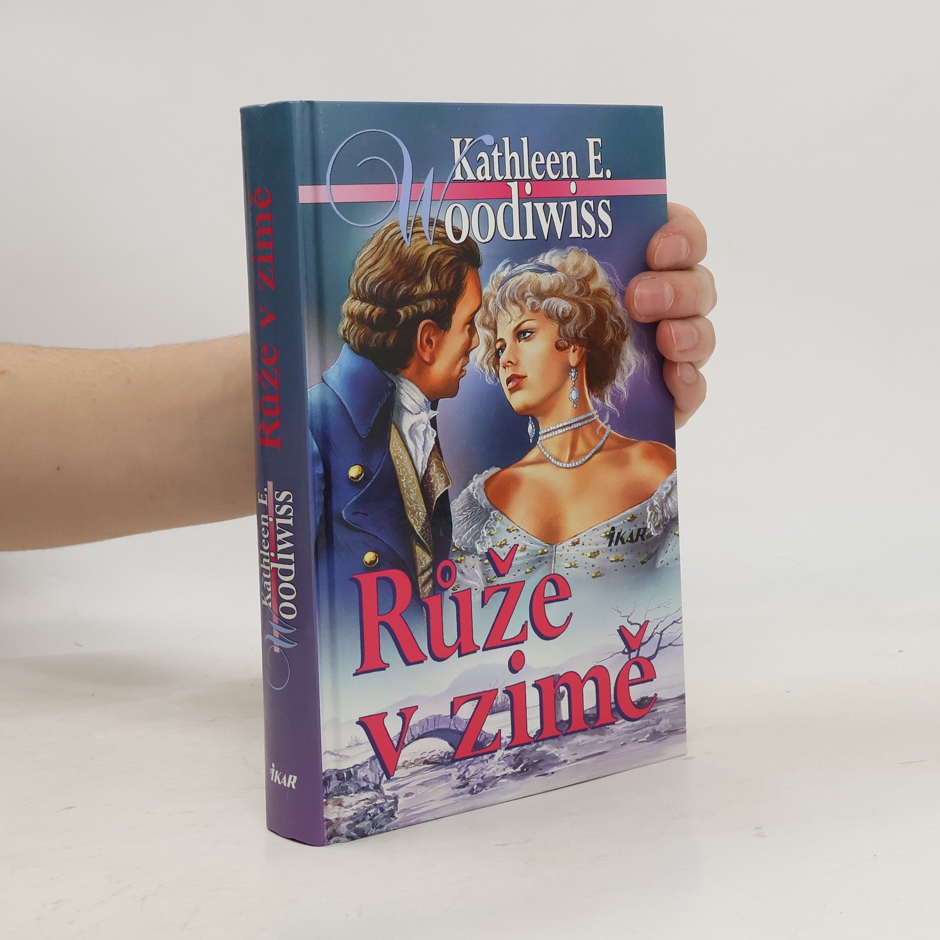 Kathleen E. Woodiwiss Růže v zimě