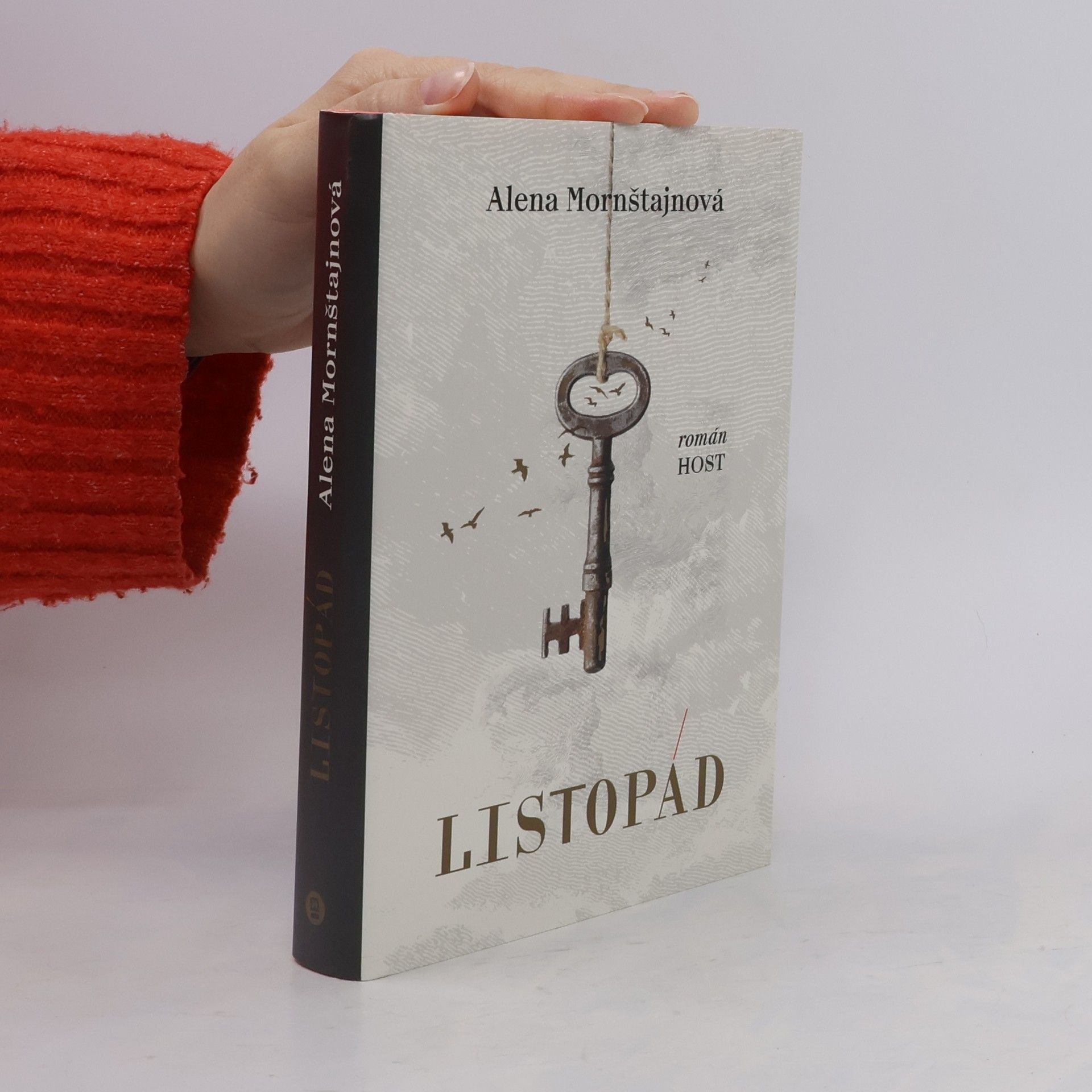 Alena Mornštajnová Listopád