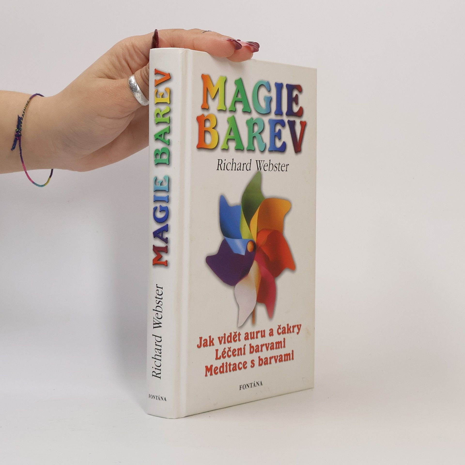 Richard Webster Magie barev : jak vidět auru a čakry : léčba barvami