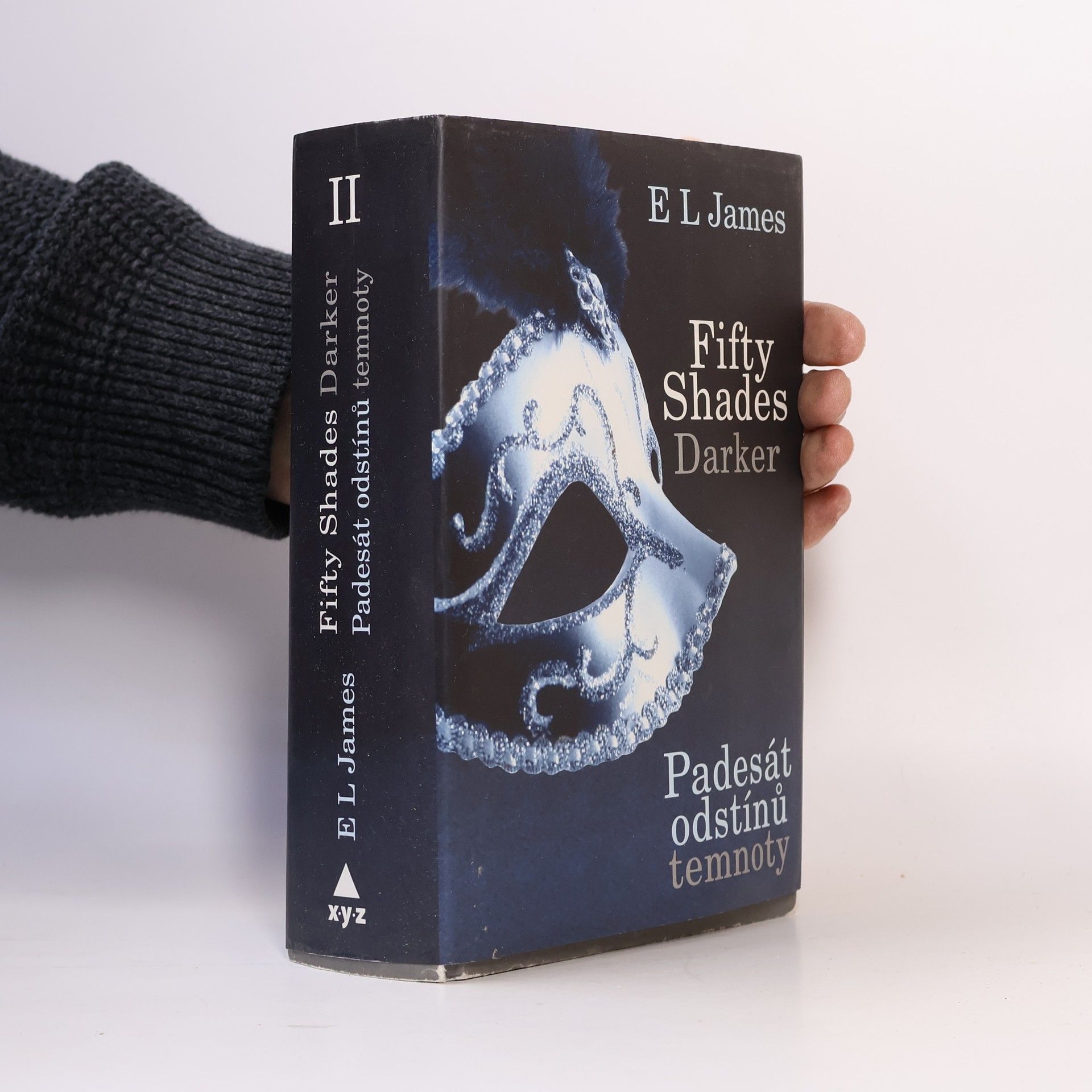 E. L. James Padesát odstínů temnoty