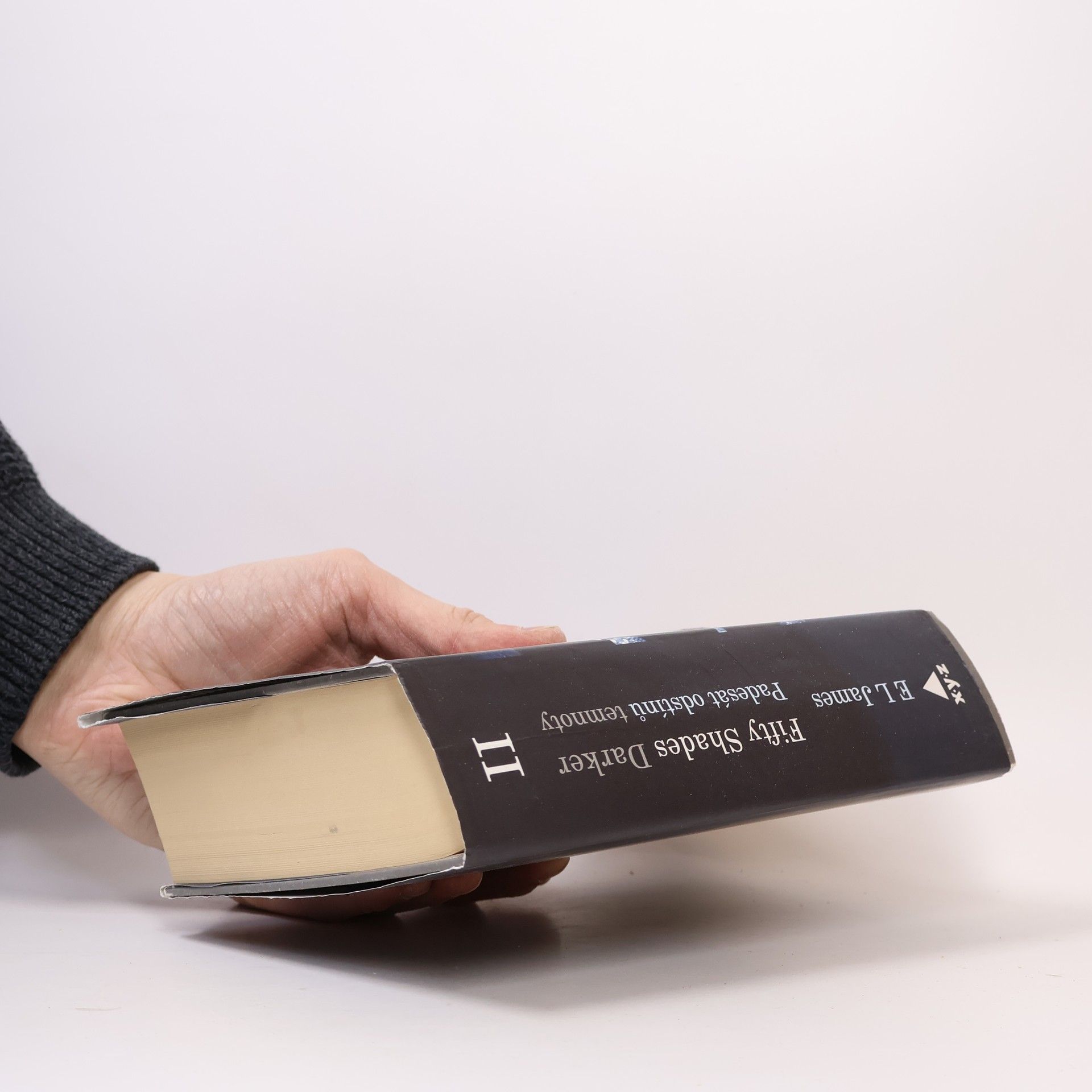 E. L. James Padesát odstínů temnoty
