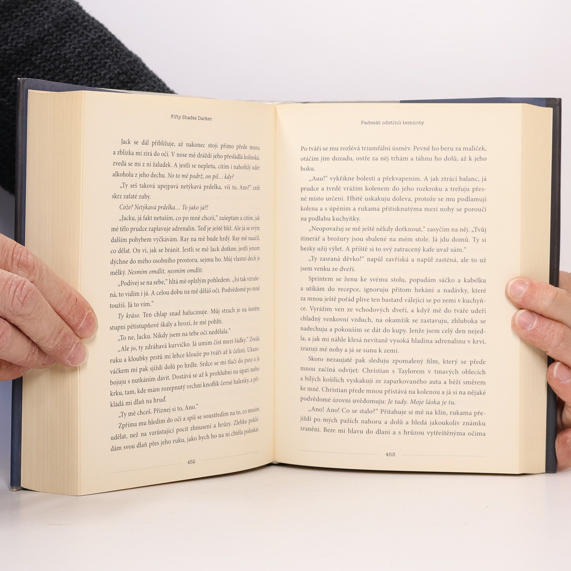 E. L. James Padesát odstínů temnoty