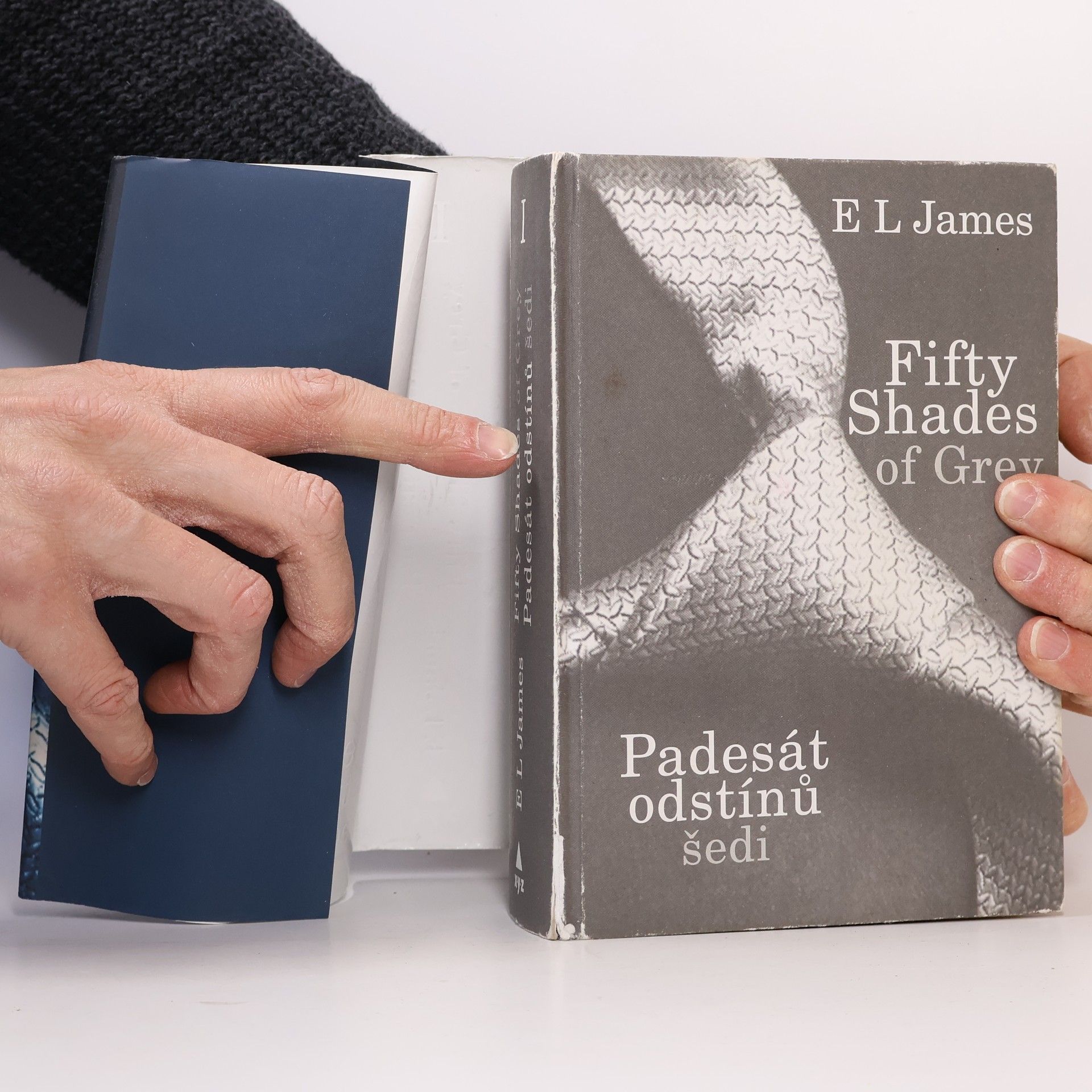 E. L. James Padesát odstínů šedi