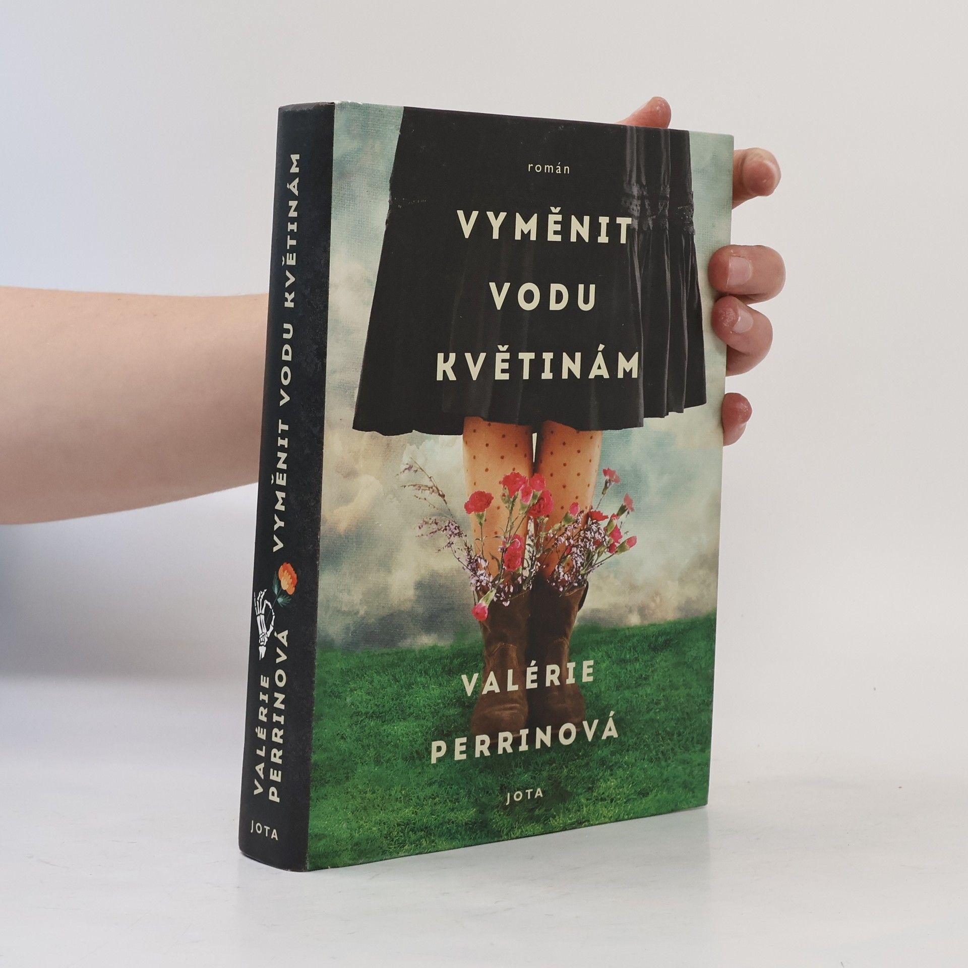 Vyměnit vodu květinám