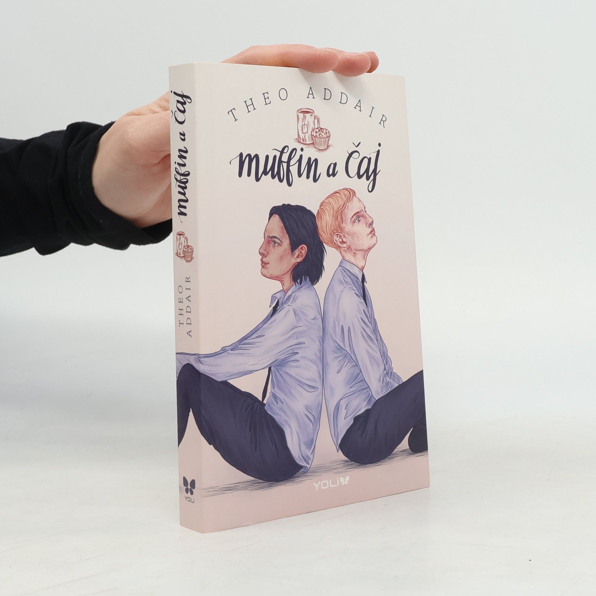 Theo Addair Muffin a čaj