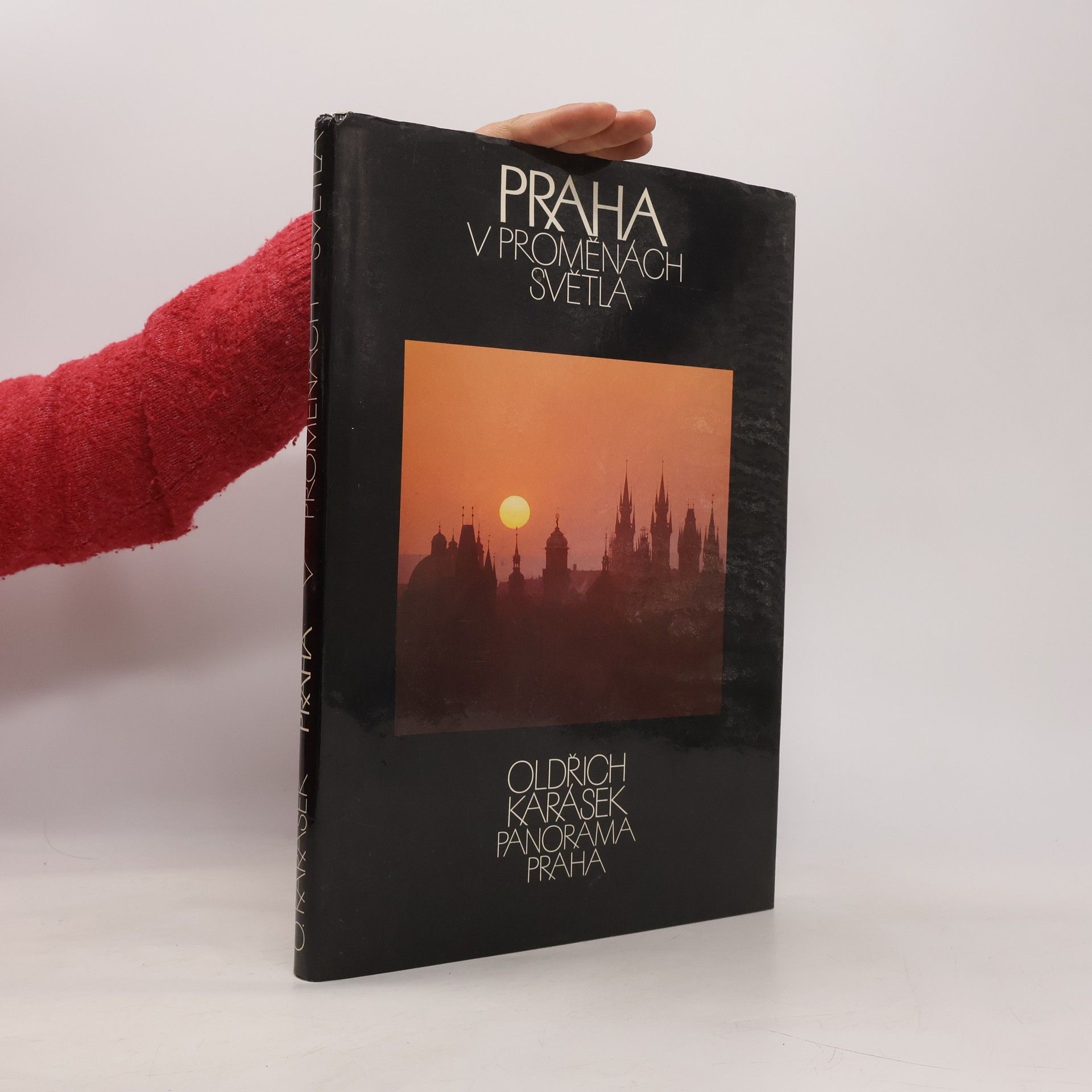 Oldřich Karásek Praha v proměnách světla