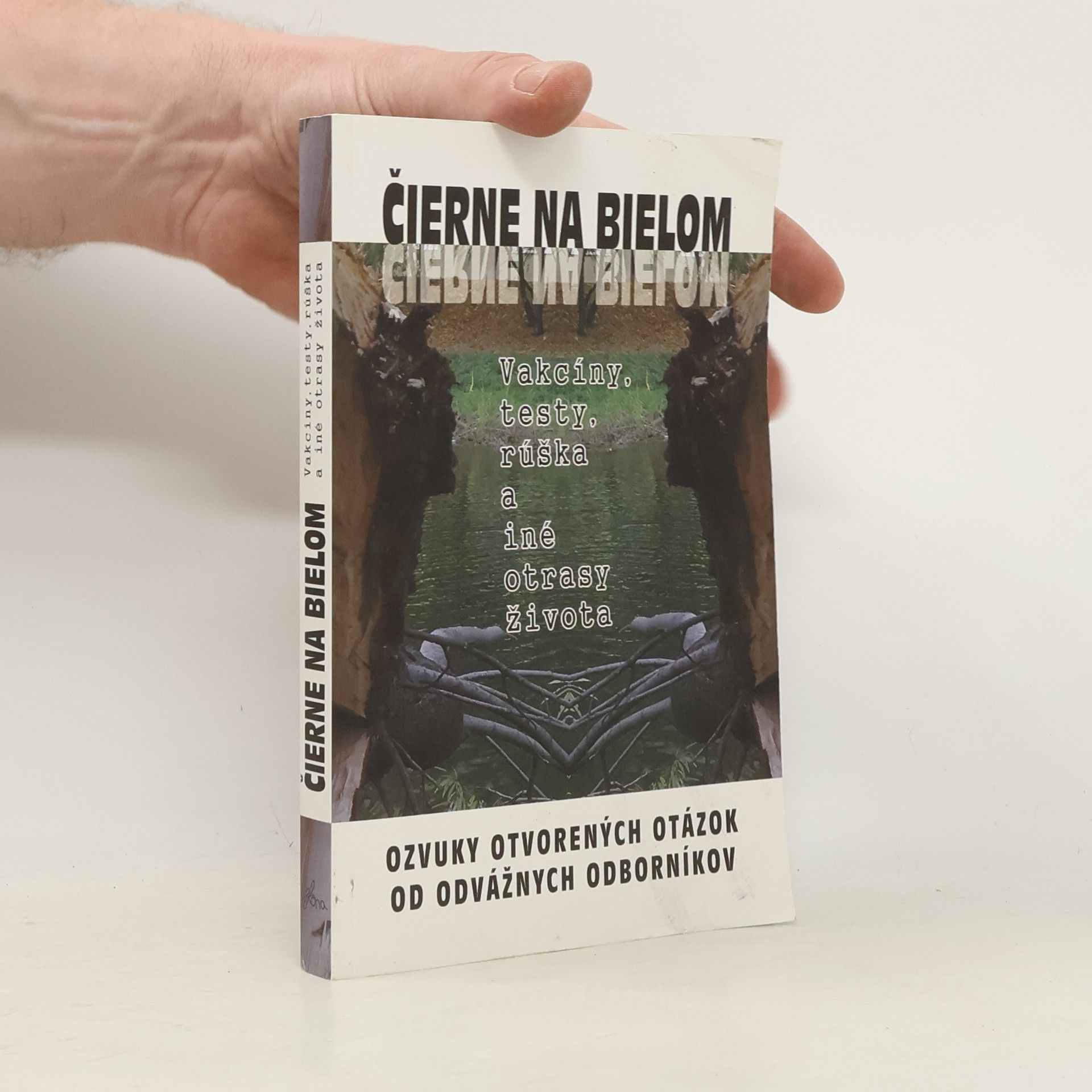 Čierne na bielom: Vakcíny, testy, rúška a iné otrasy života