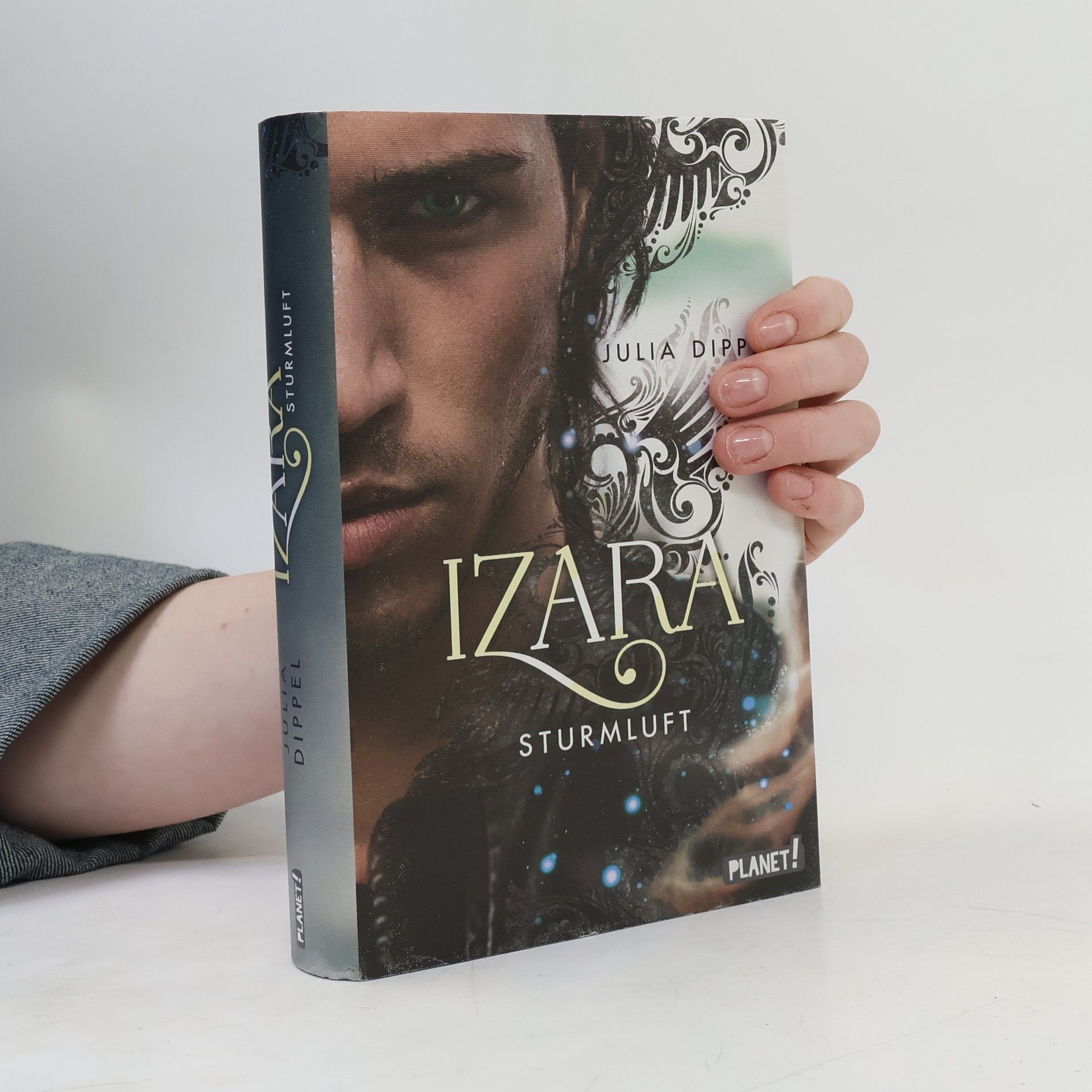 Julia Dippel Izara 3. Sturmluft