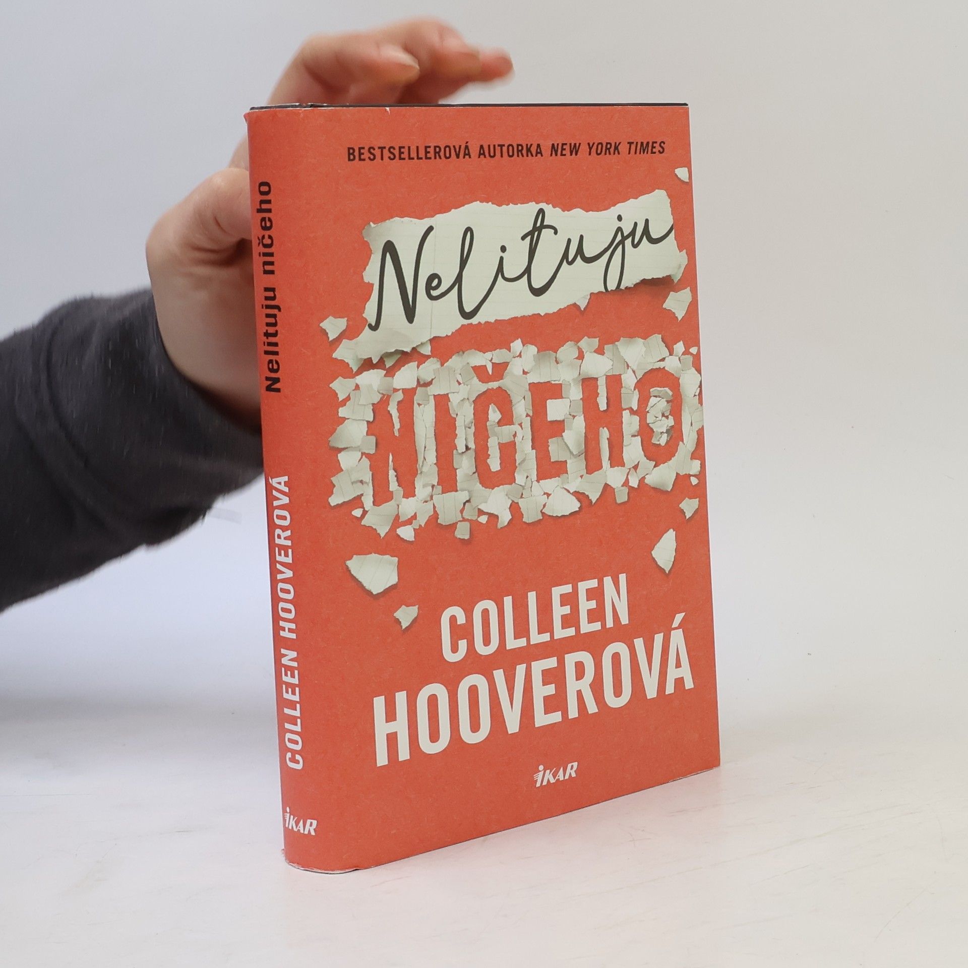 Colleen Hoover Nelituju ničeho