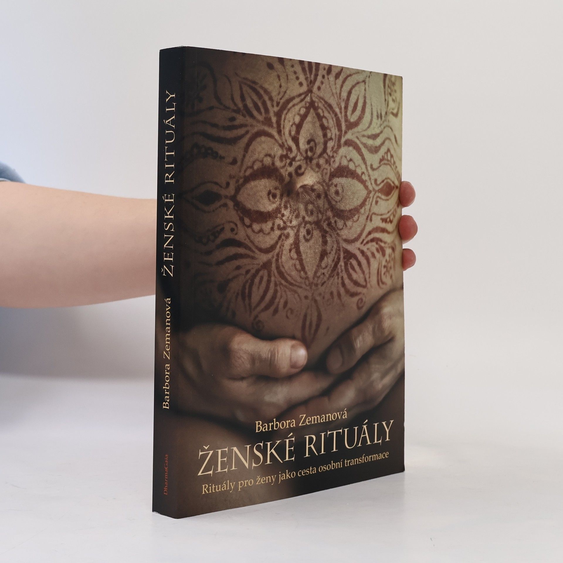 Barbora Zemanová Ženské rituály: Rituály pro ženy jako cesta osobní transformace