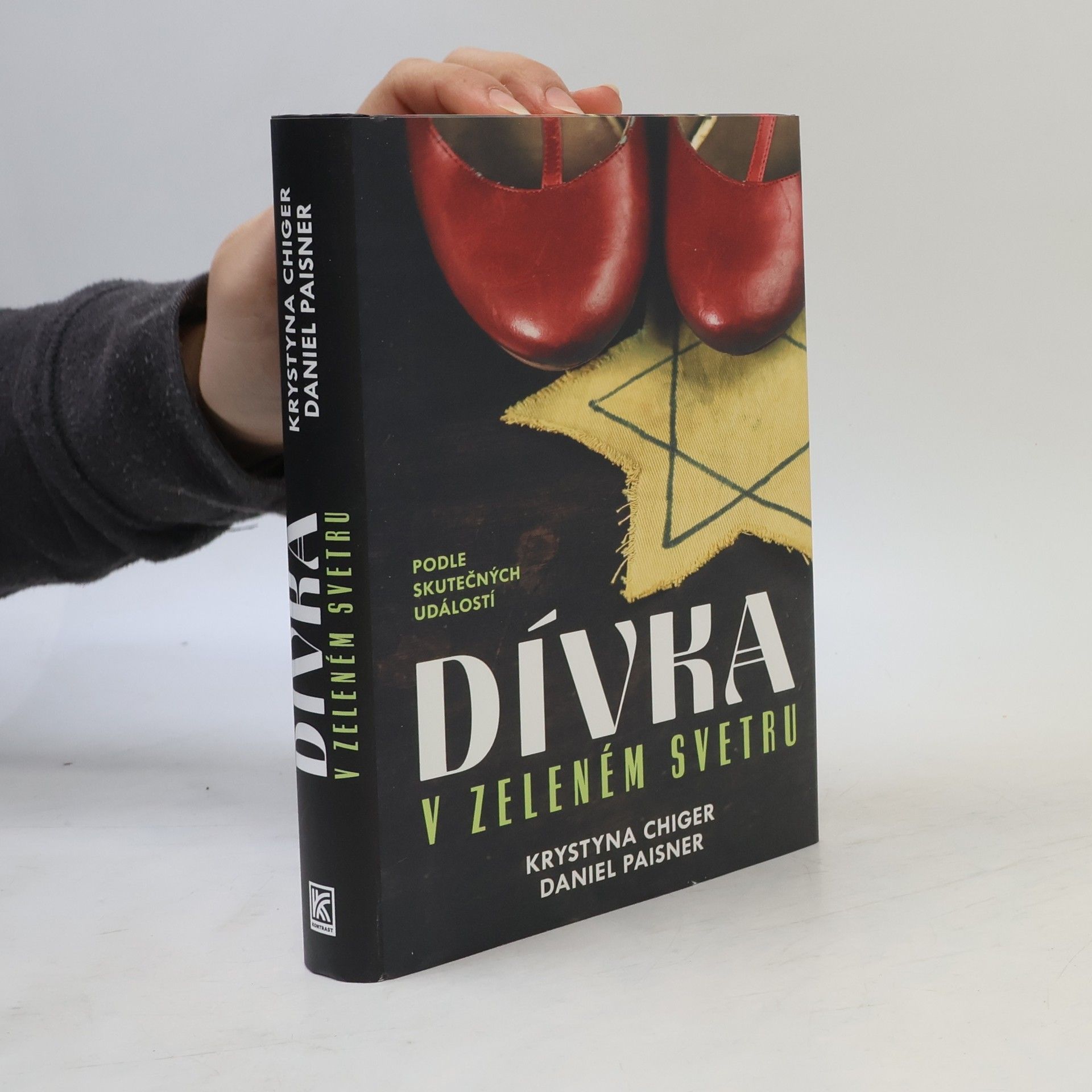 Krystyna Chiger Dívka v zeleném svetru