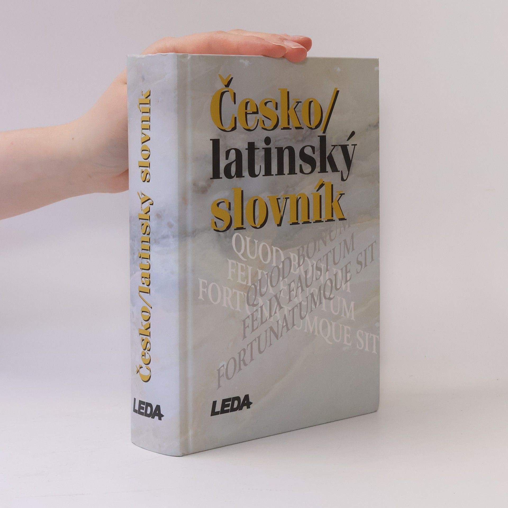 Zdeněk Quitt Česko-latinský slovník starověké i současné latiny
