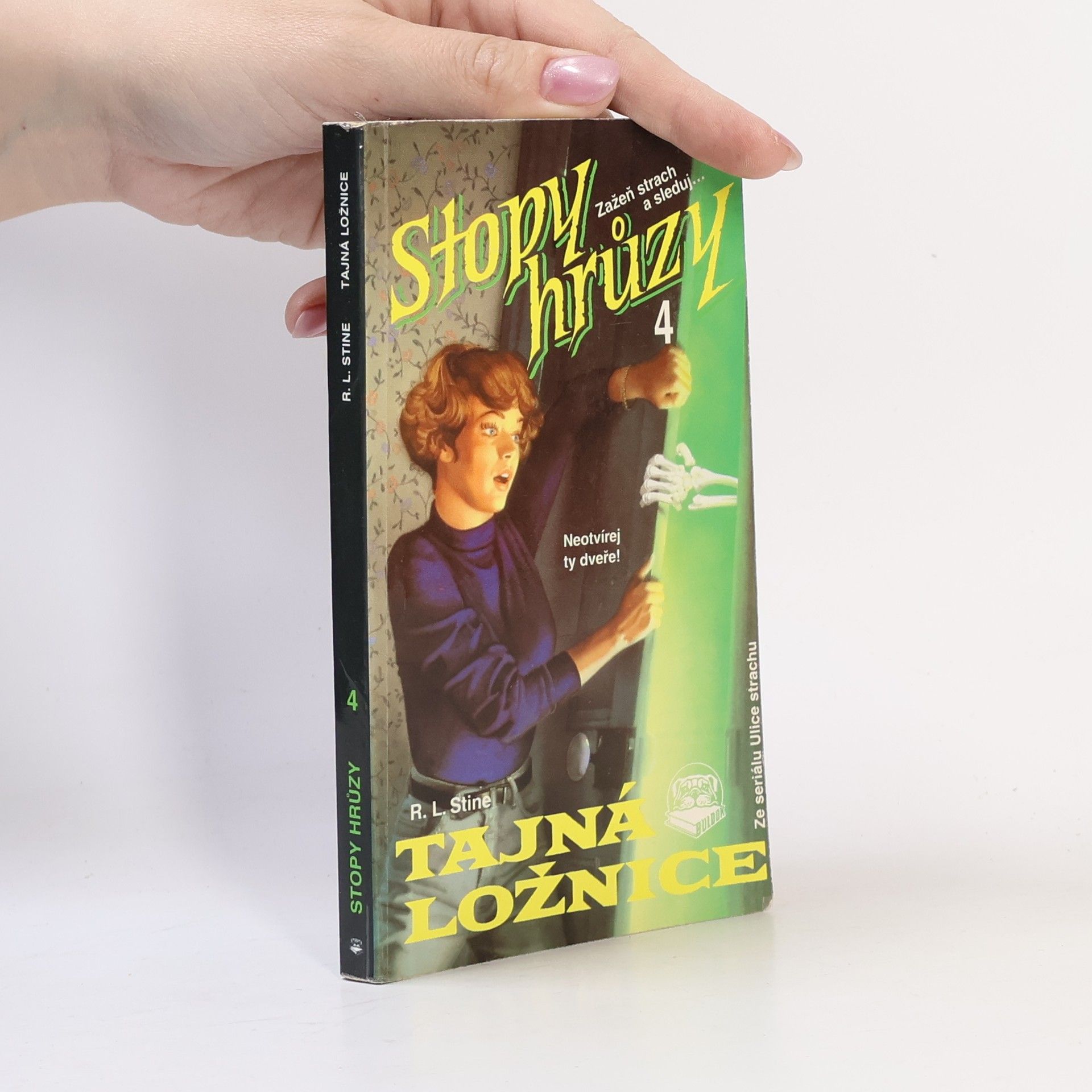 R. L. Stine Tajná ložnice. Stopy hrůzy 4.