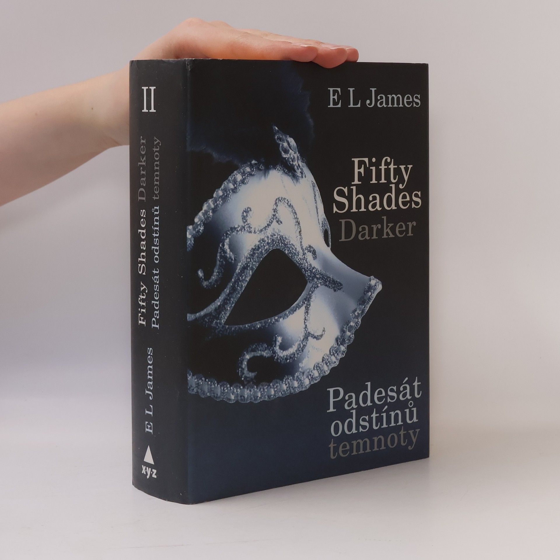 E. L. James Padesát odstínů temnoty