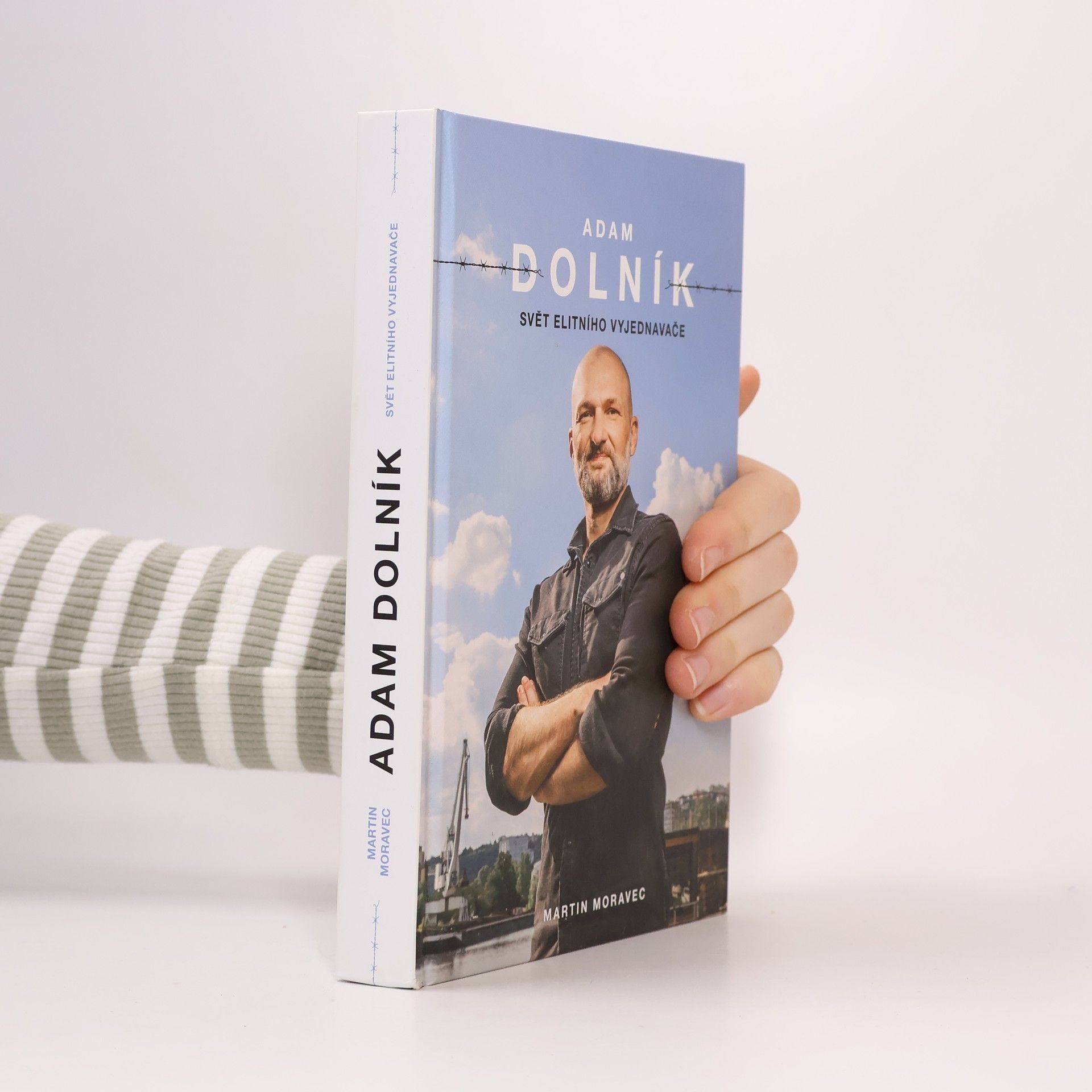 Adam Dolník. Svět elitního vyjednavače