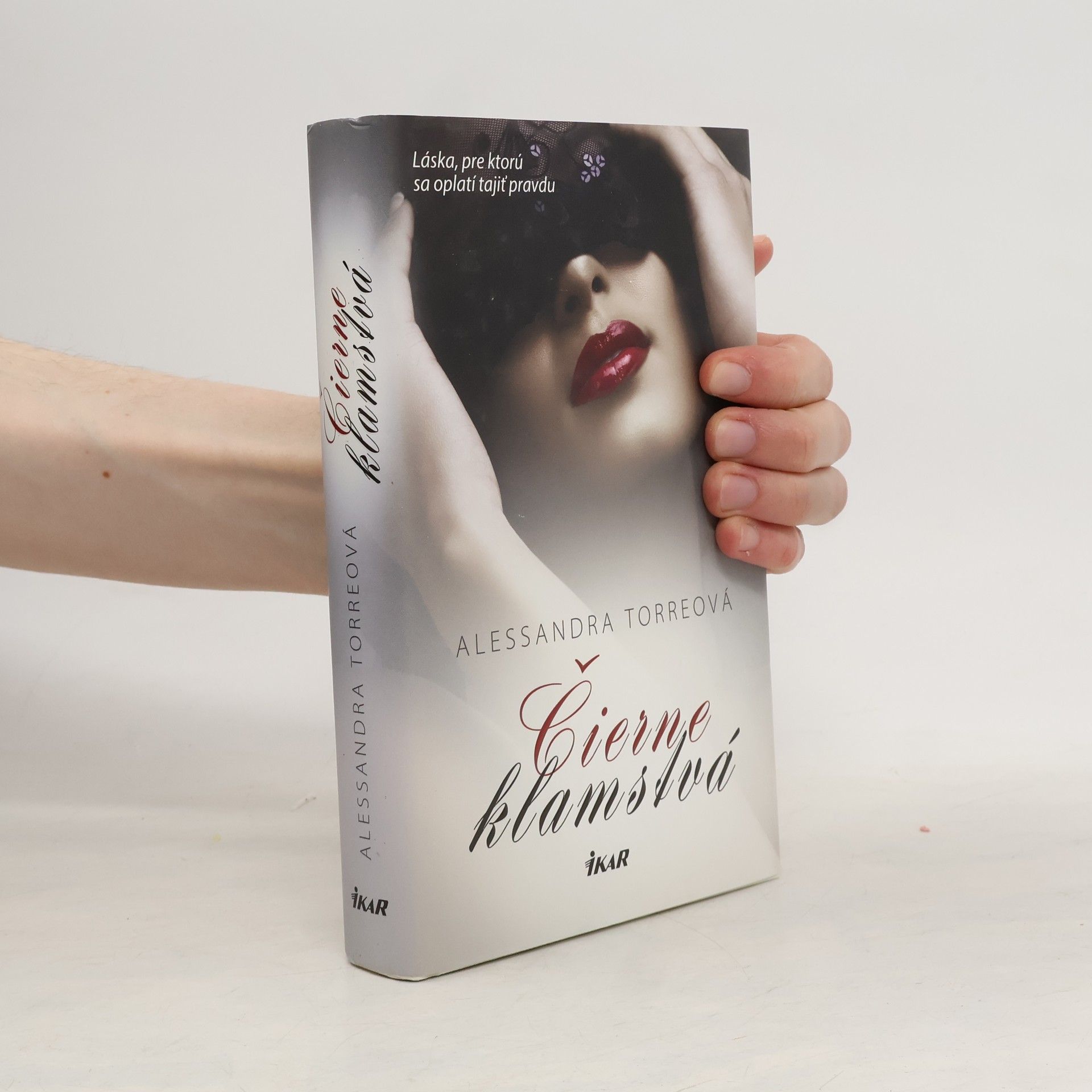 Alessandra Torre Čierne klamstvá