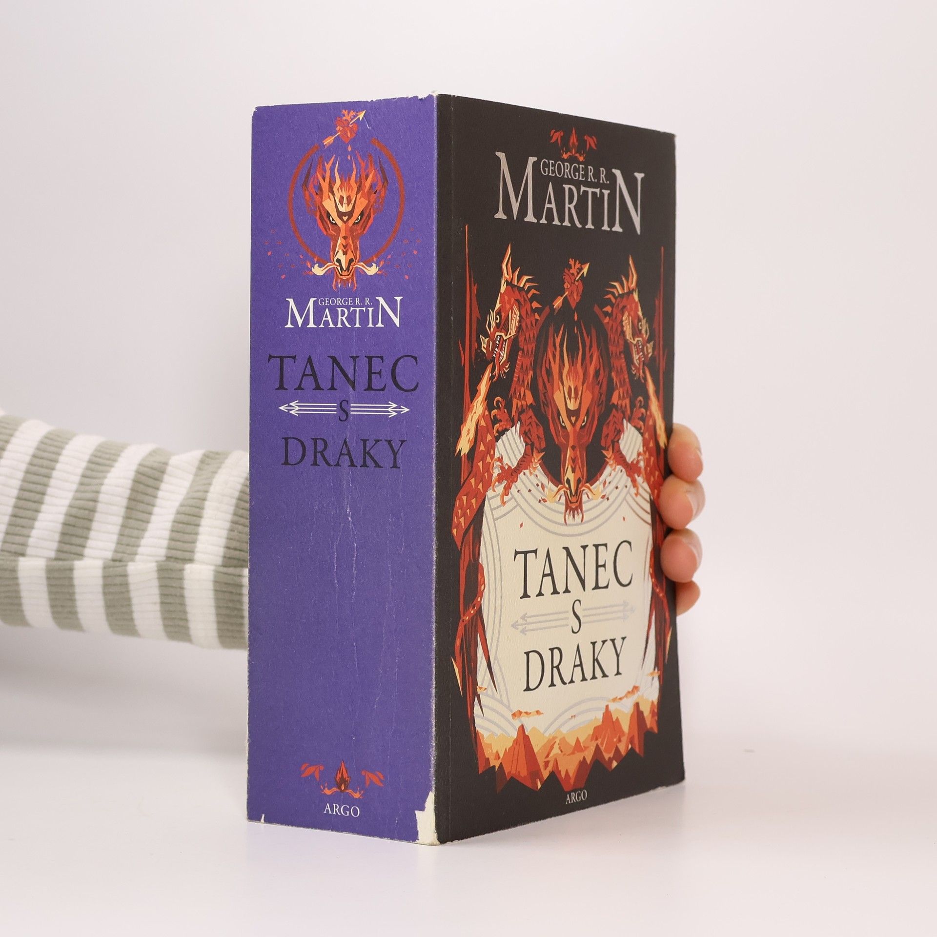 George R. R. Martin Tanec s draky