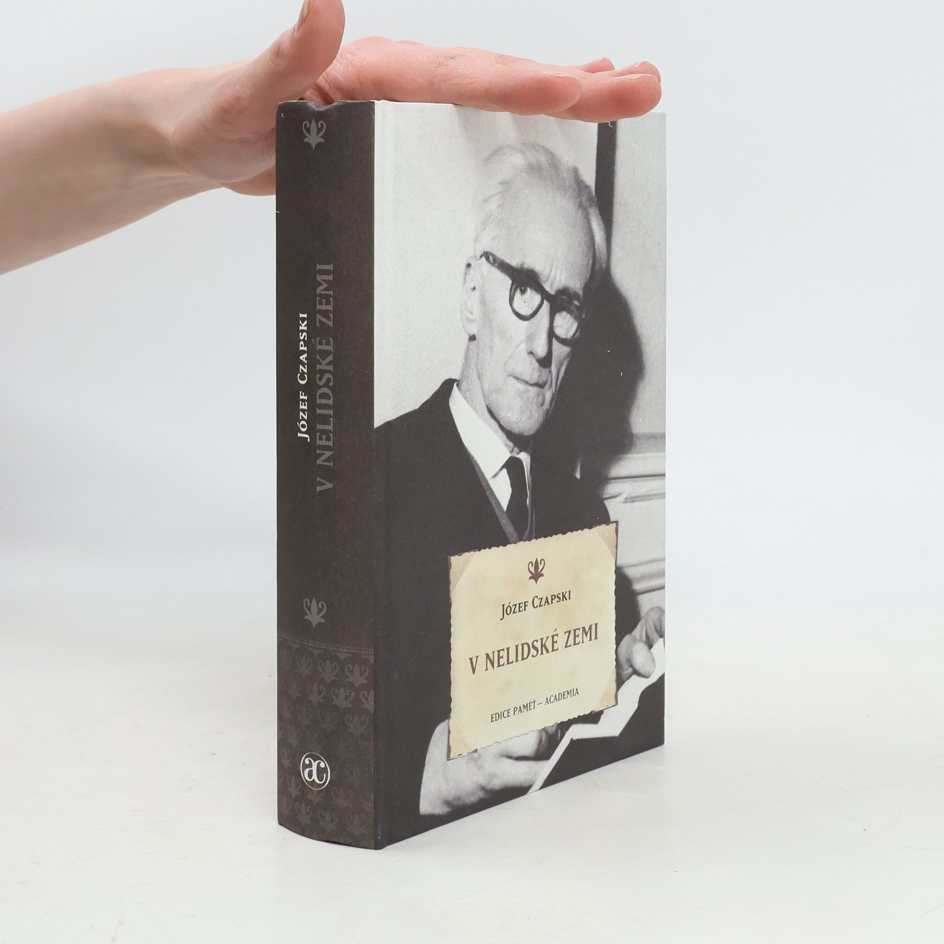 Józef Czapski V nelidské zemi