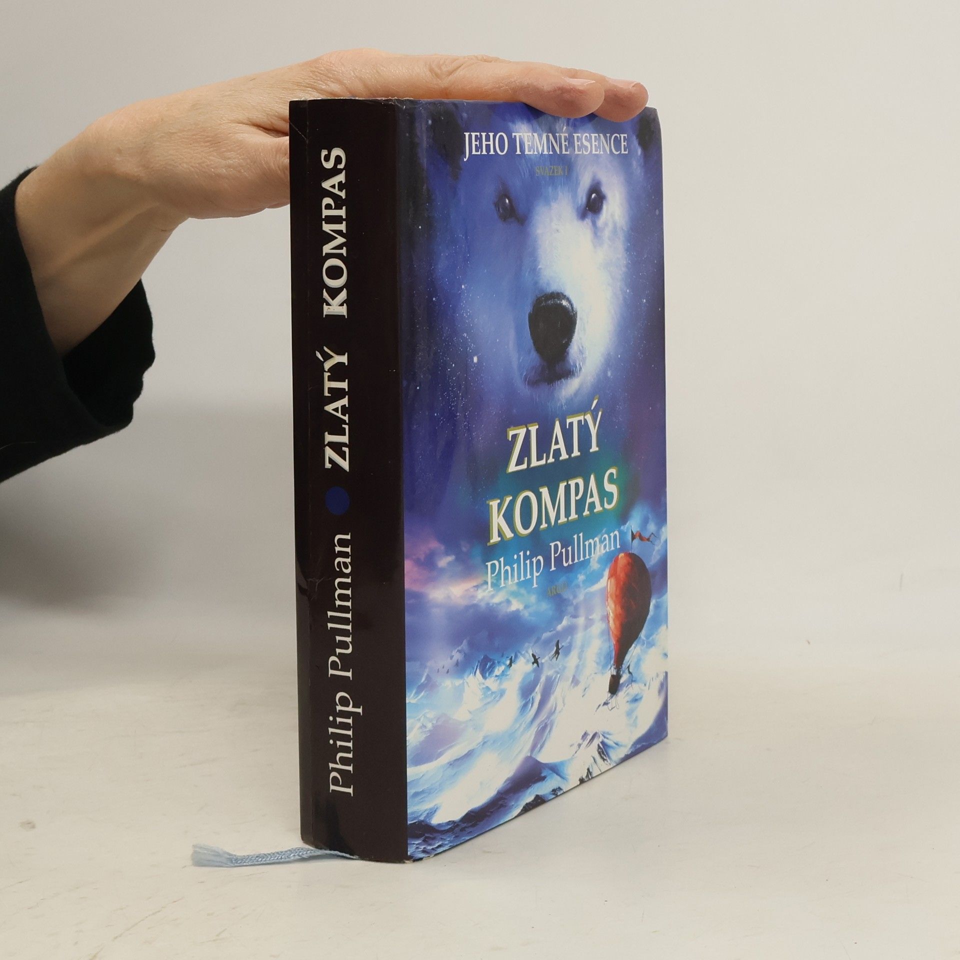 Philip Pullman Jeho temné esence. Svazek I, Zlatý kompas