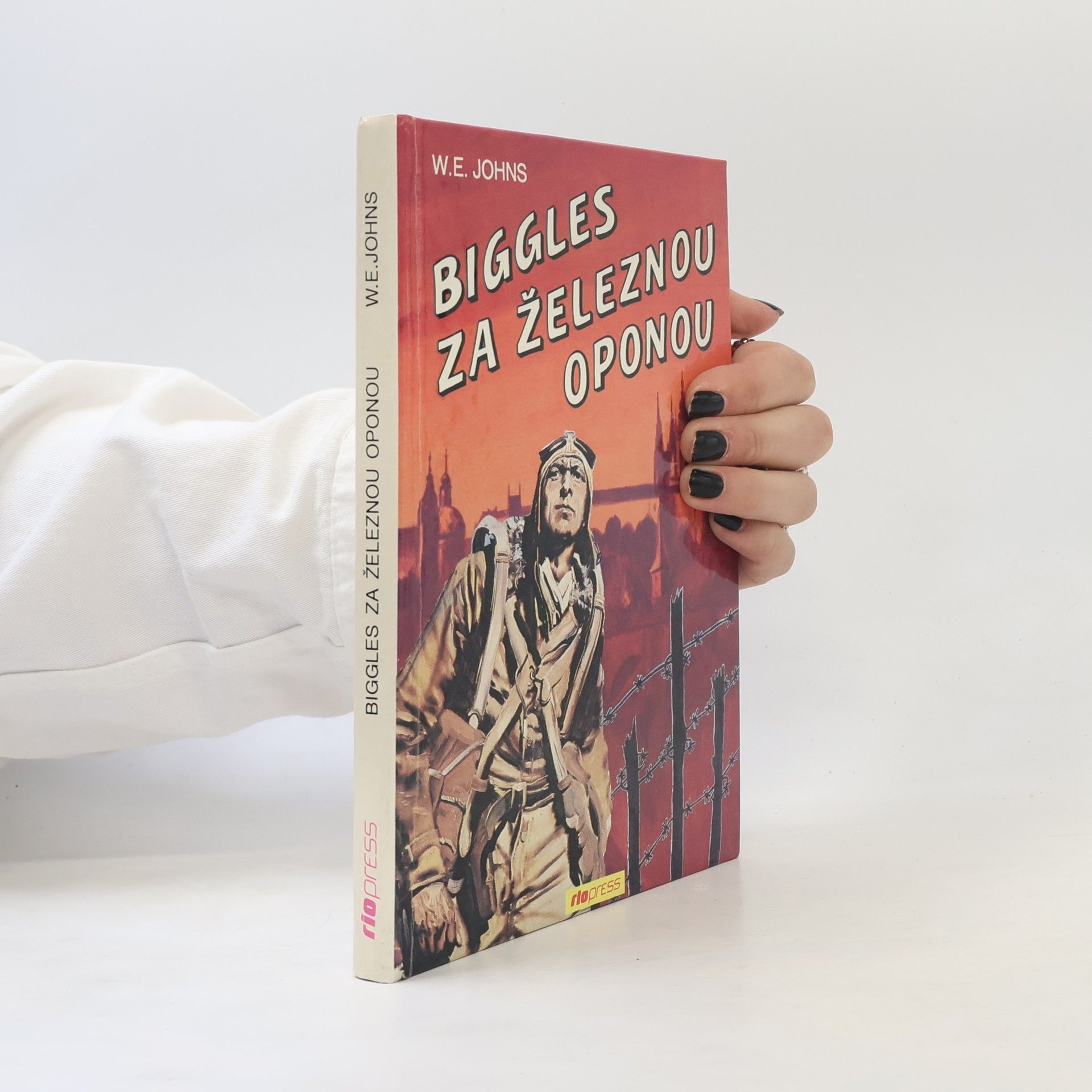 William Earl Johns Biggles za železnou oponou