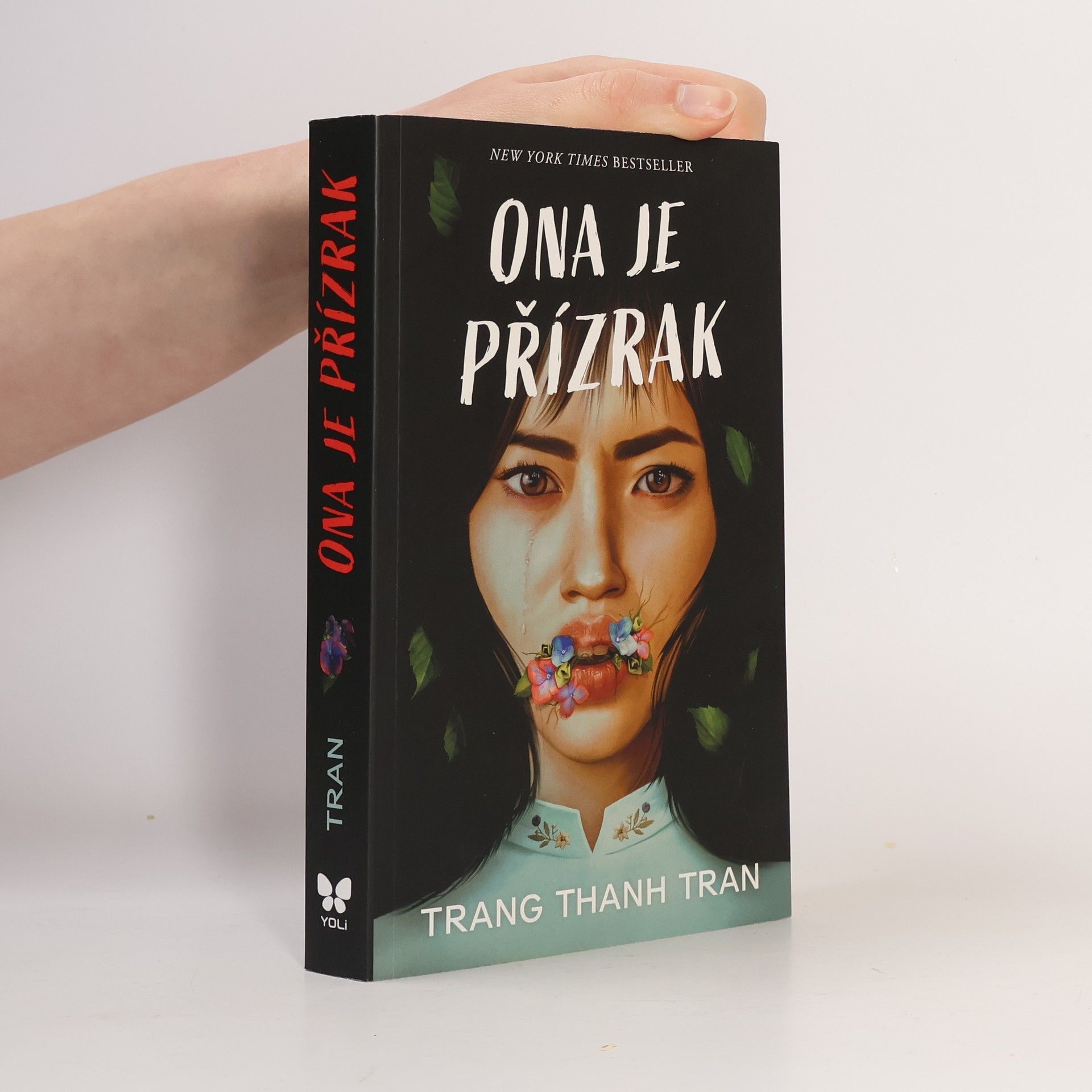 Petra Badalec Ona je přízrak