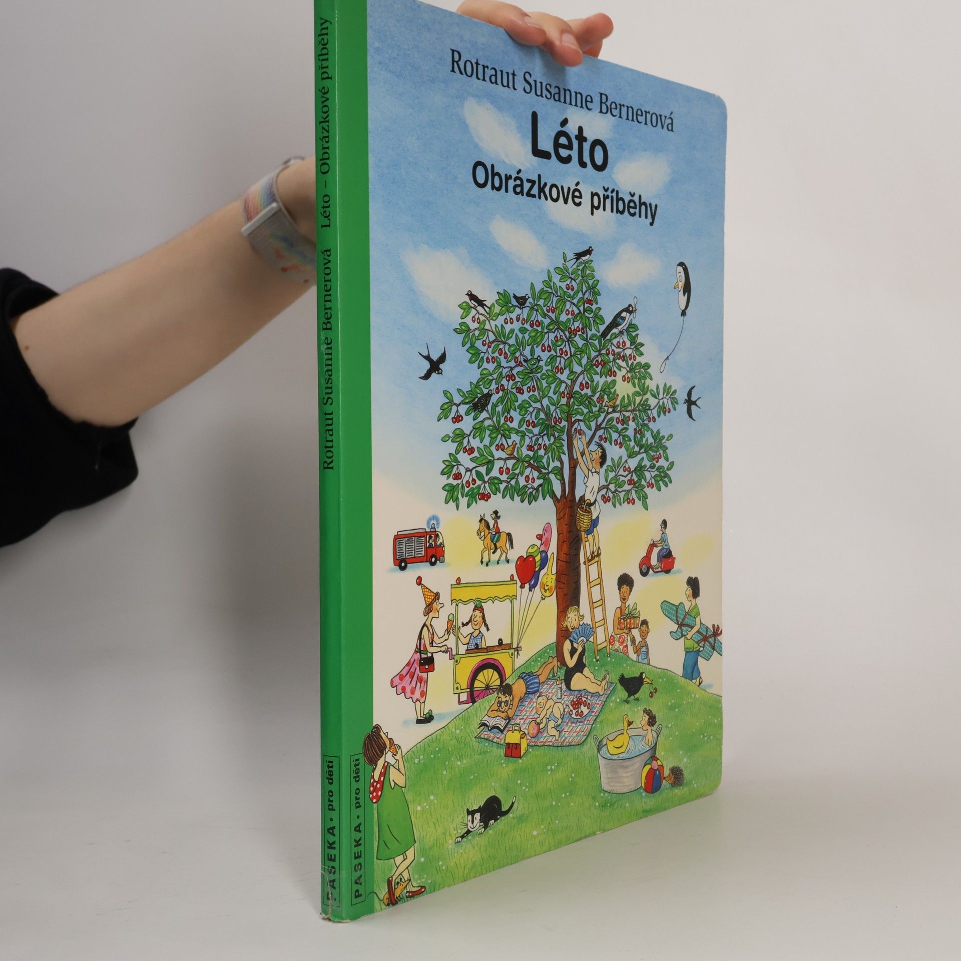 Rotraut Susanne Berner Léto: Obrázkové příběhy