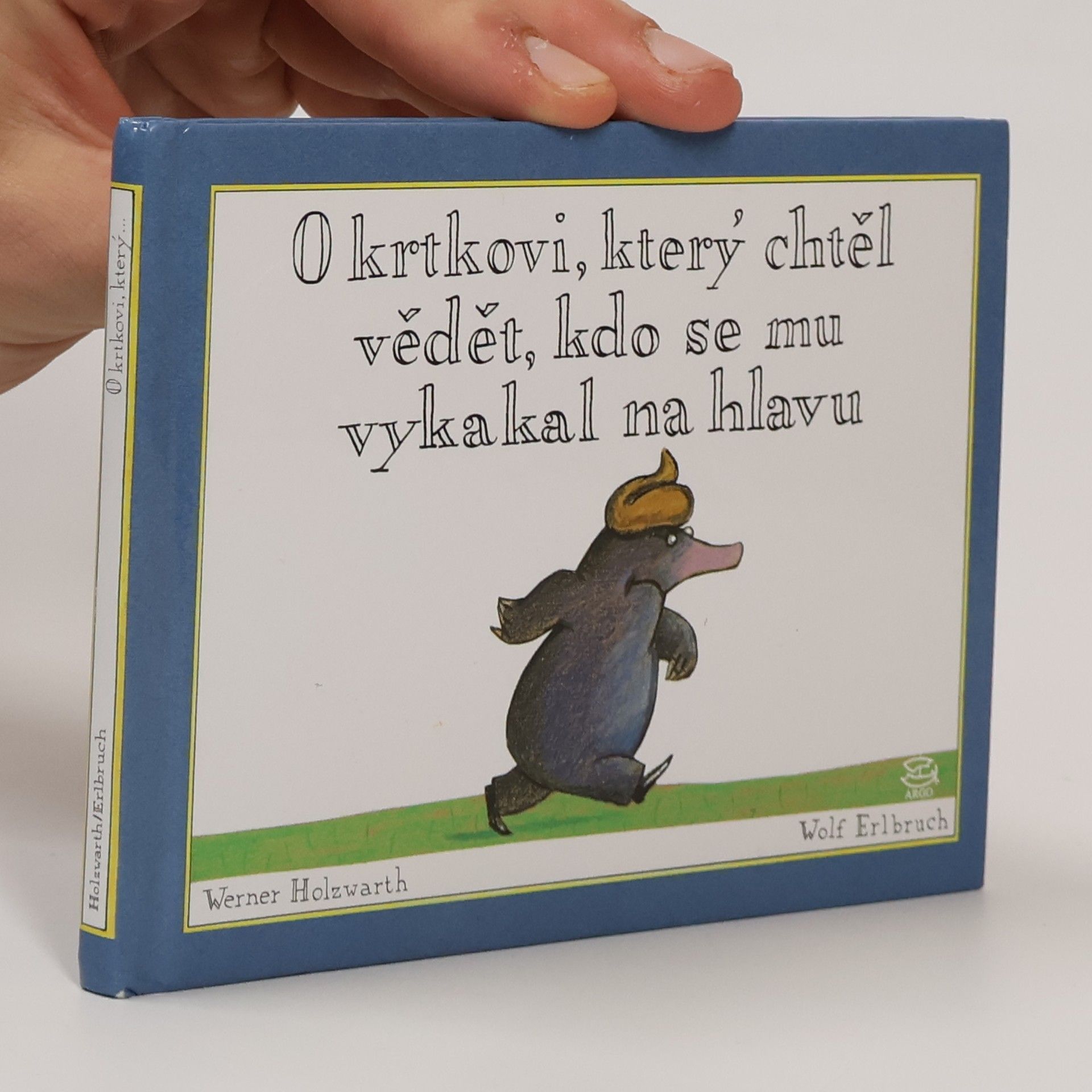 O krtkovi, který chtěl vědět, kdo se mu vykakal na hlavu