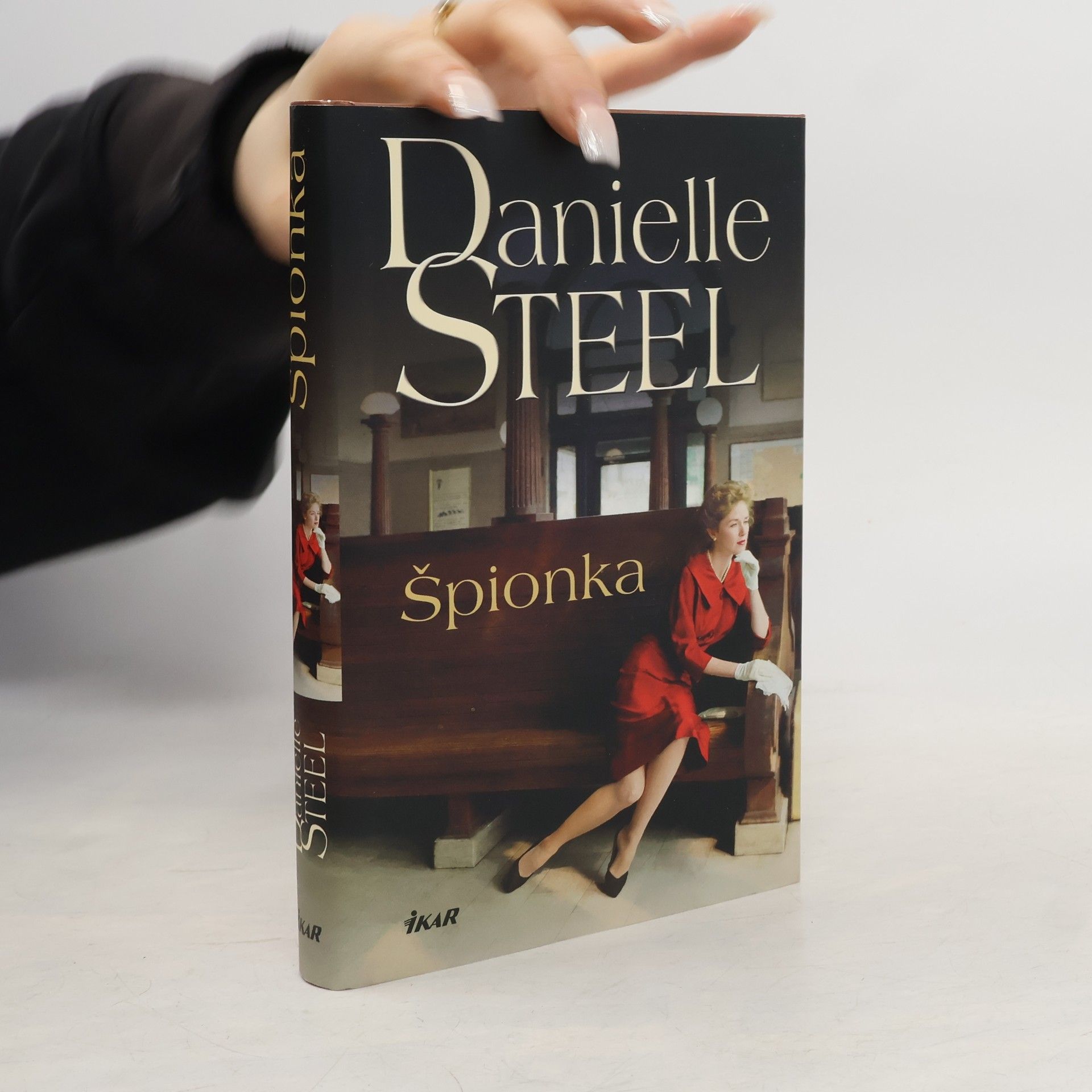 Danielle Steel Špionka