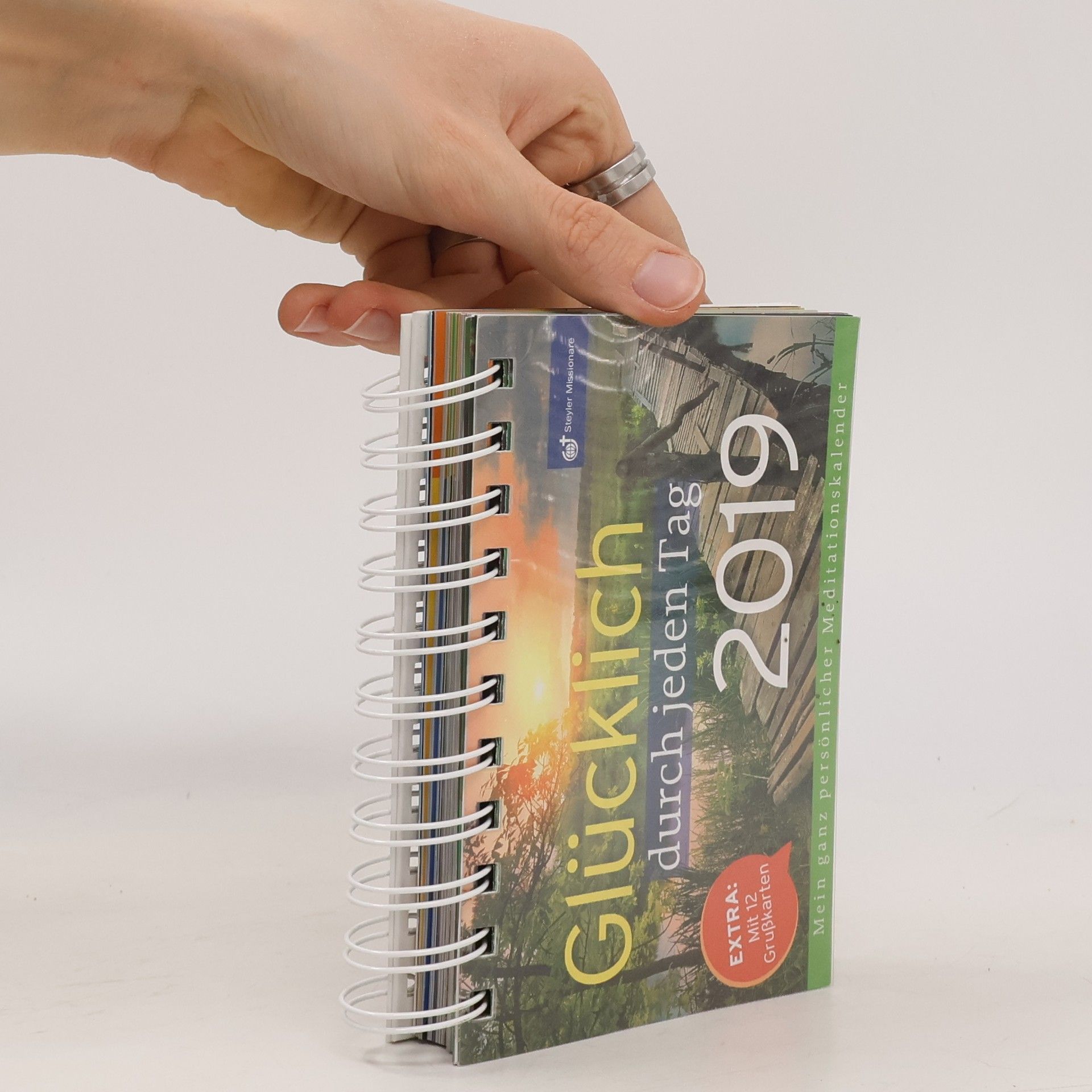 AA.VV. Glücklich durch jeden Tag 2019