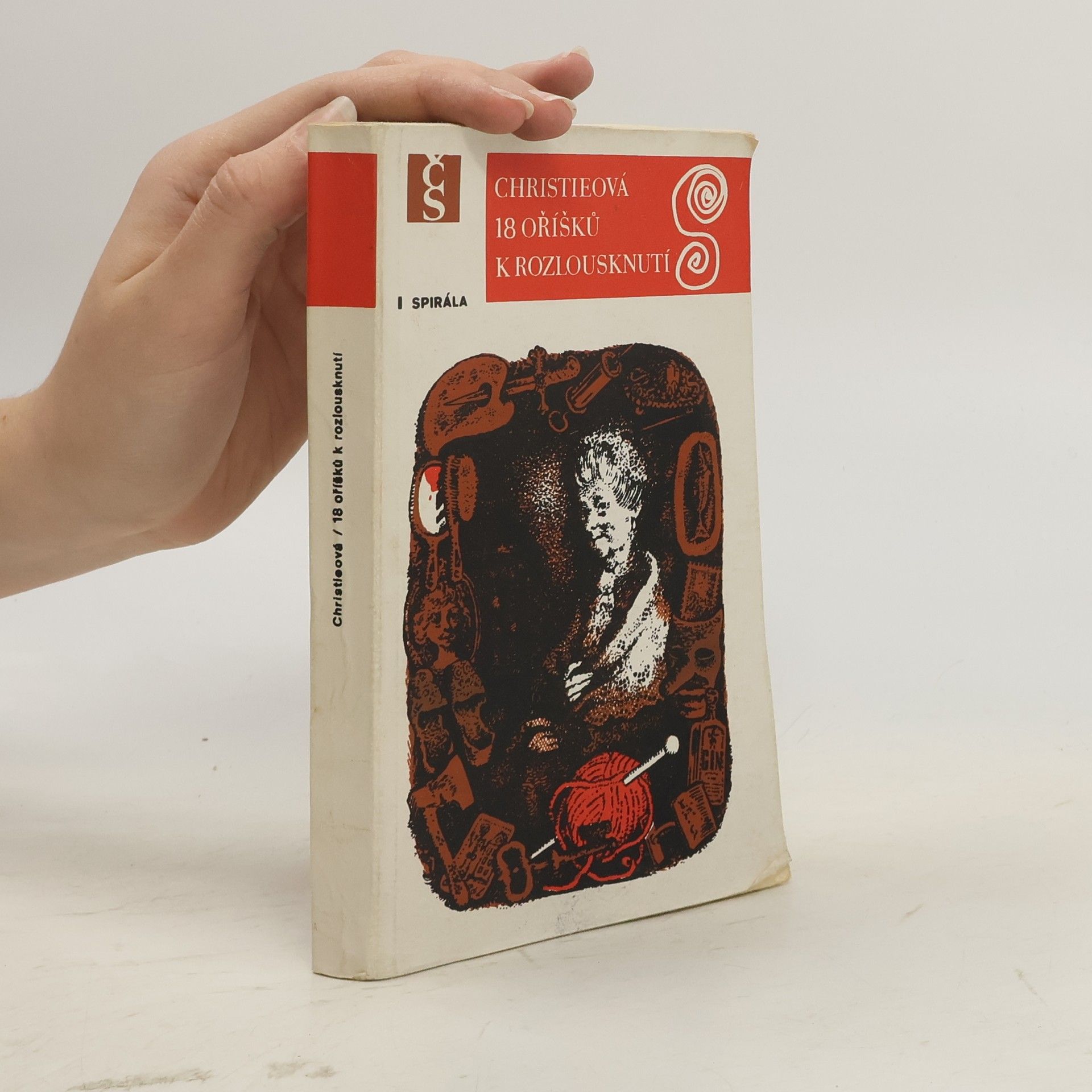 Agatha Christie 18 oříšků k rozlousknutí