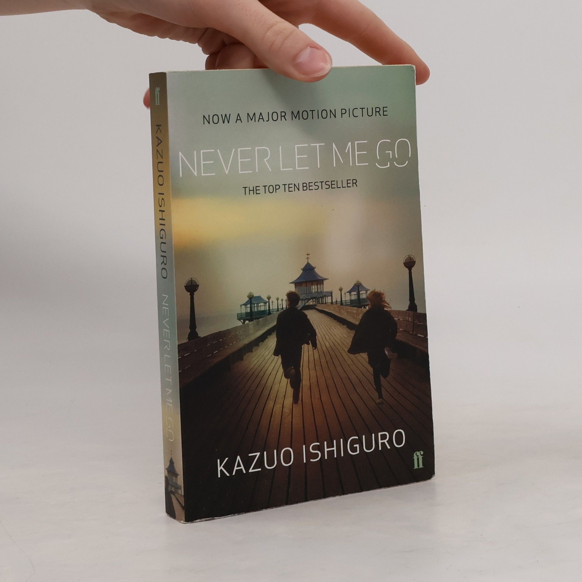 Kazuo Ishiguro Never Let Me Go