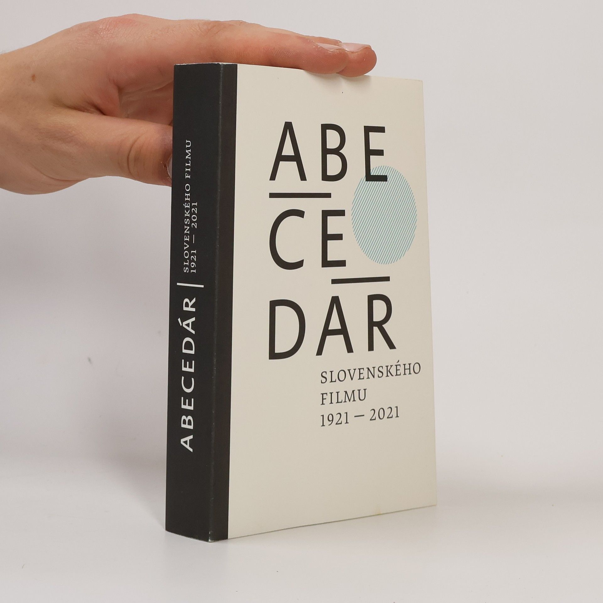 Kolektív autorov ABECEDÁR slovenského filmu 1921 - 2021