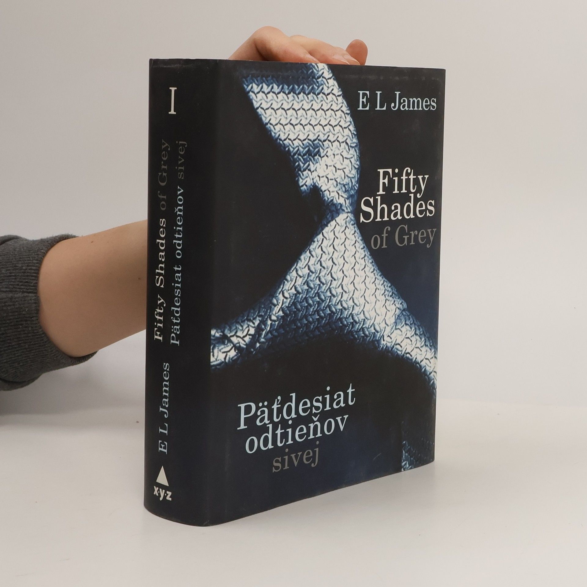 E L James Päťdesiat odtieňov sivej