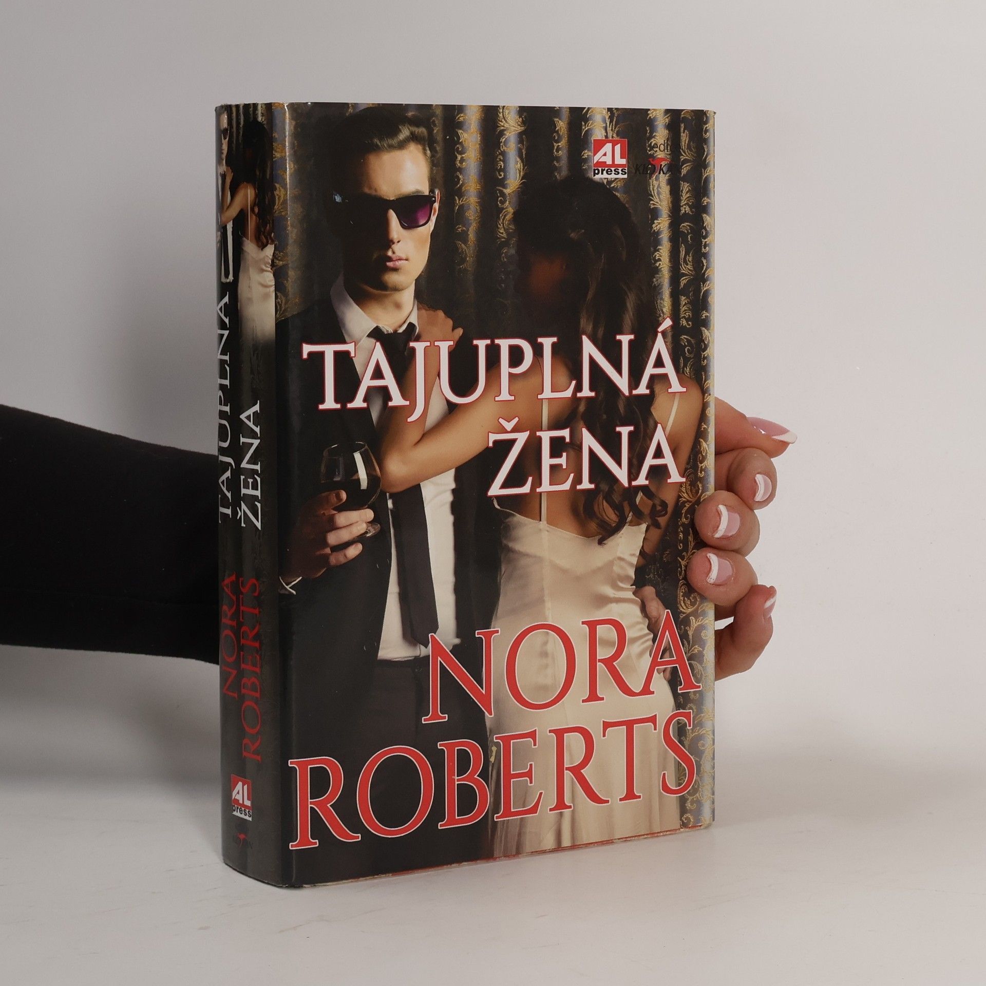 Nora Roberts Tajuplná žena