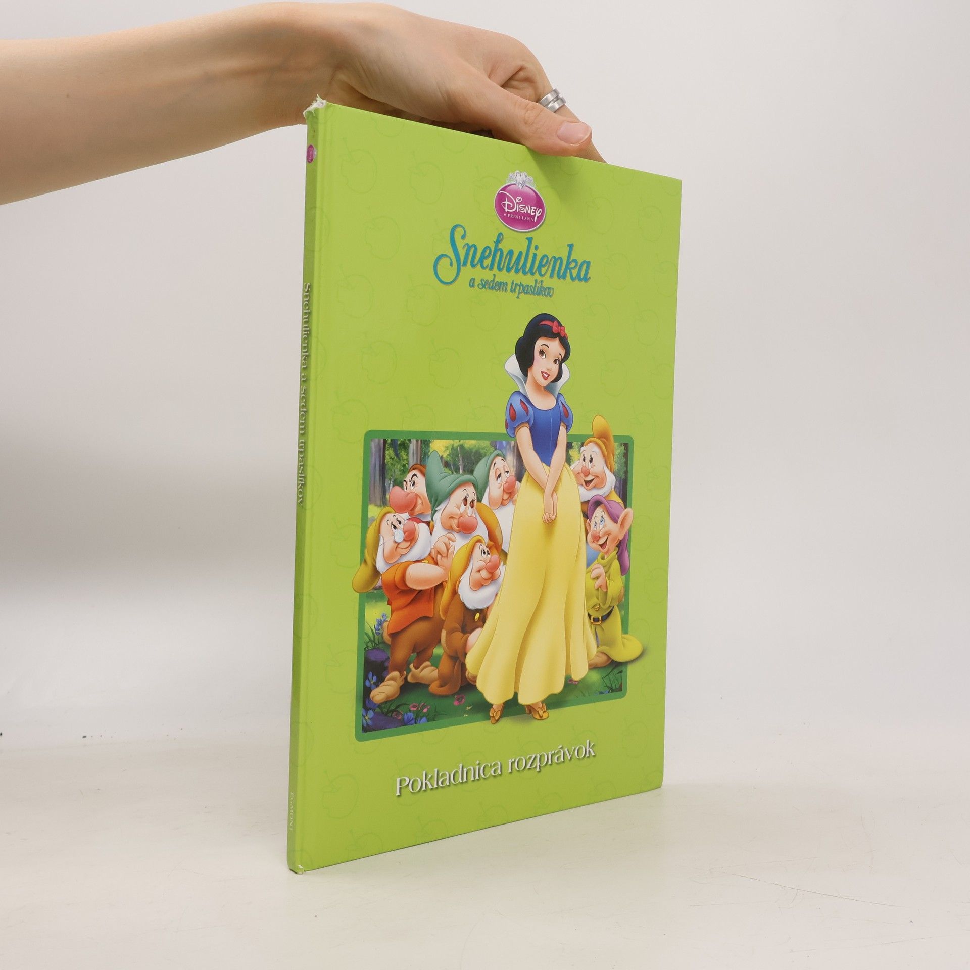 Snehulienka a sedem trpaslíkov