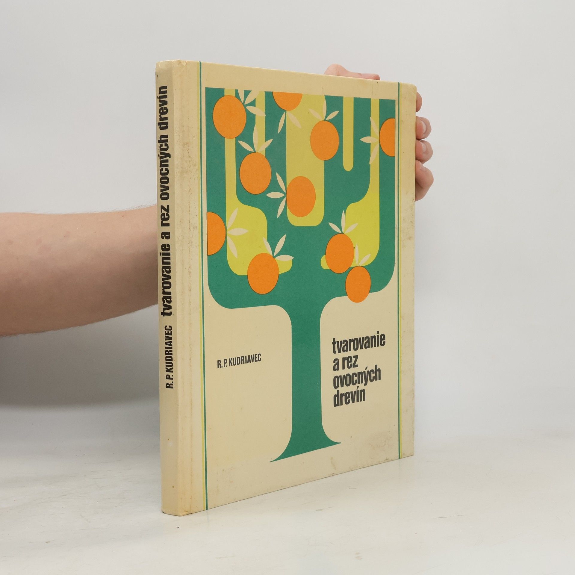 Tvarovanie a rez ovocných drevín