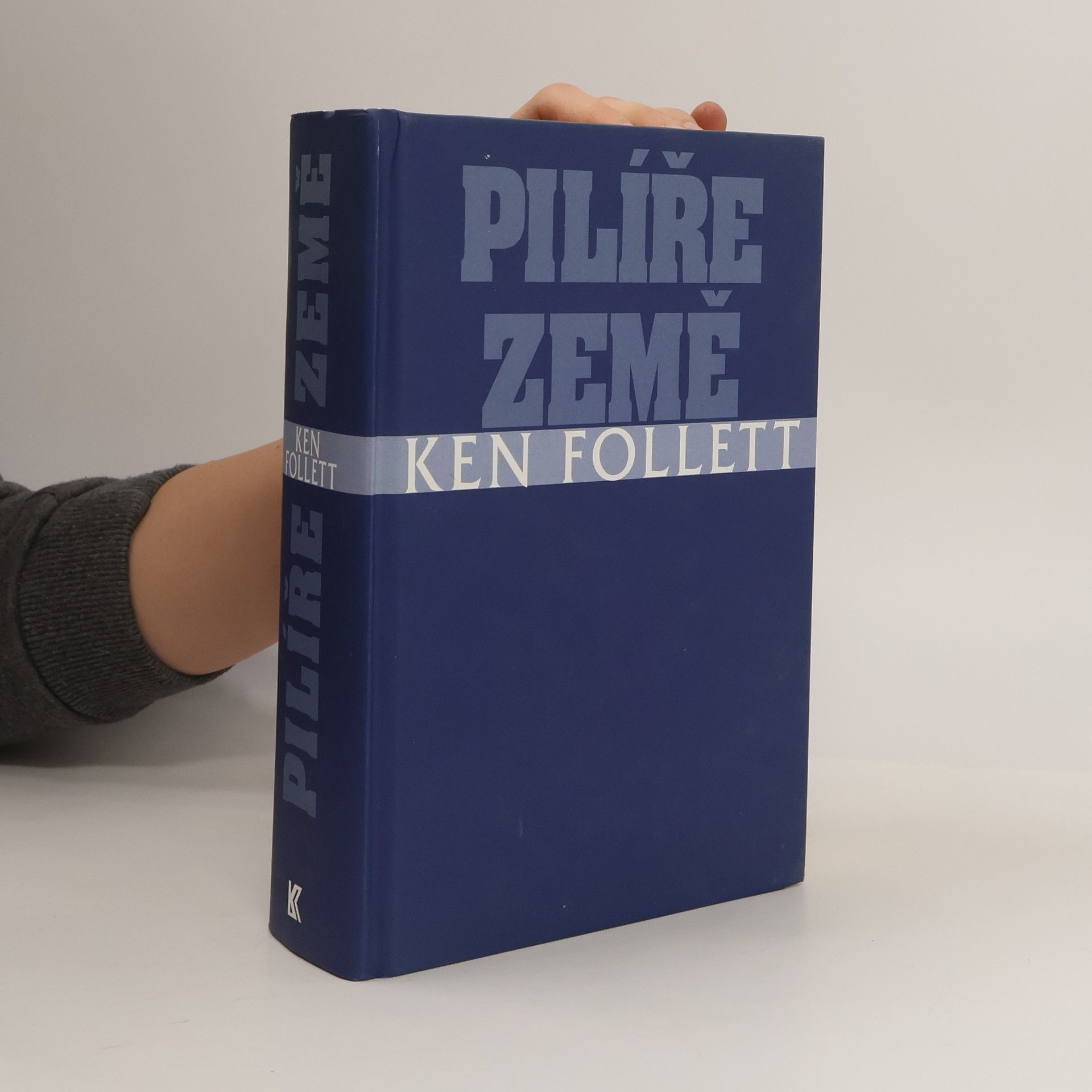 Ken Follett Pilíře země