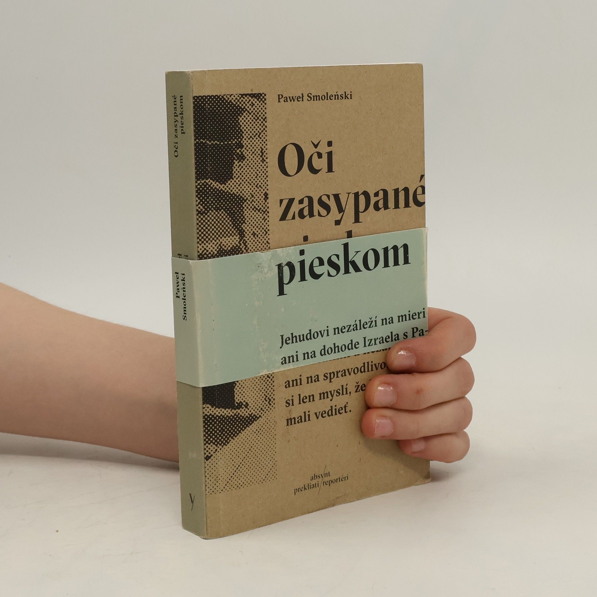 Oči zasypané pieskom