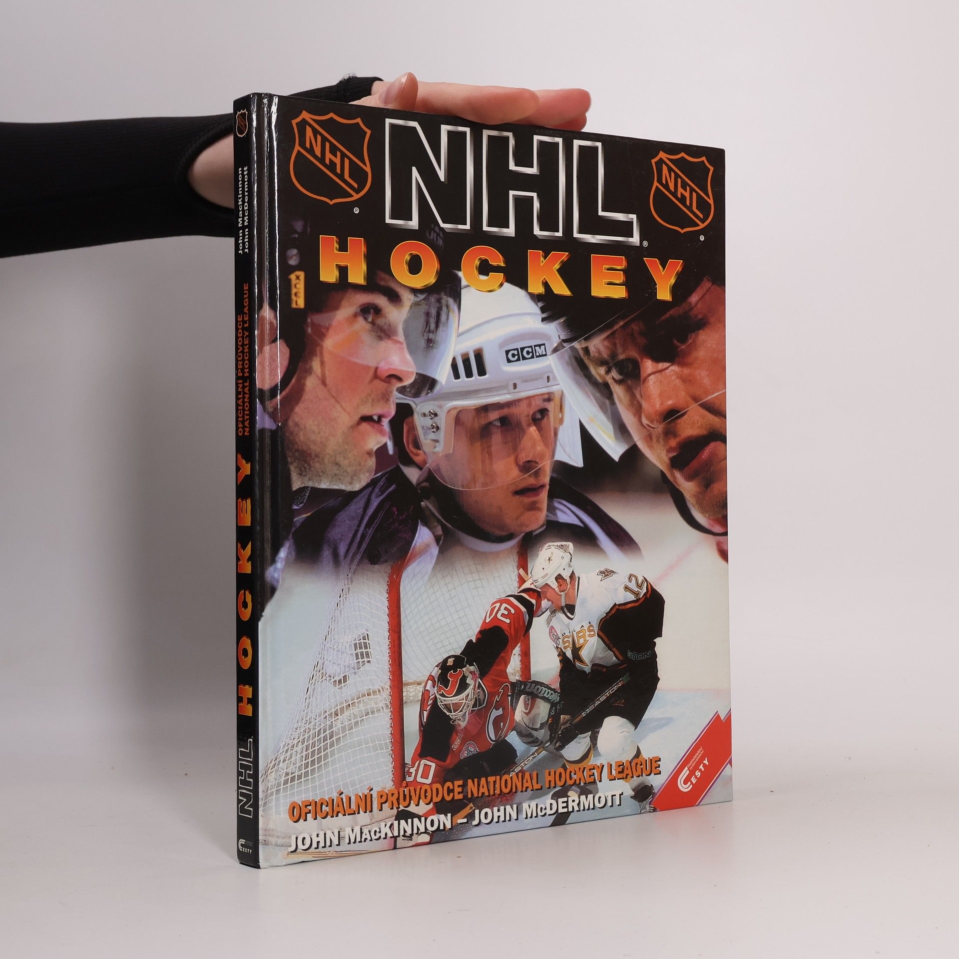 John Mackinnon NHL hockey: Oficiální průvodce National hockey league