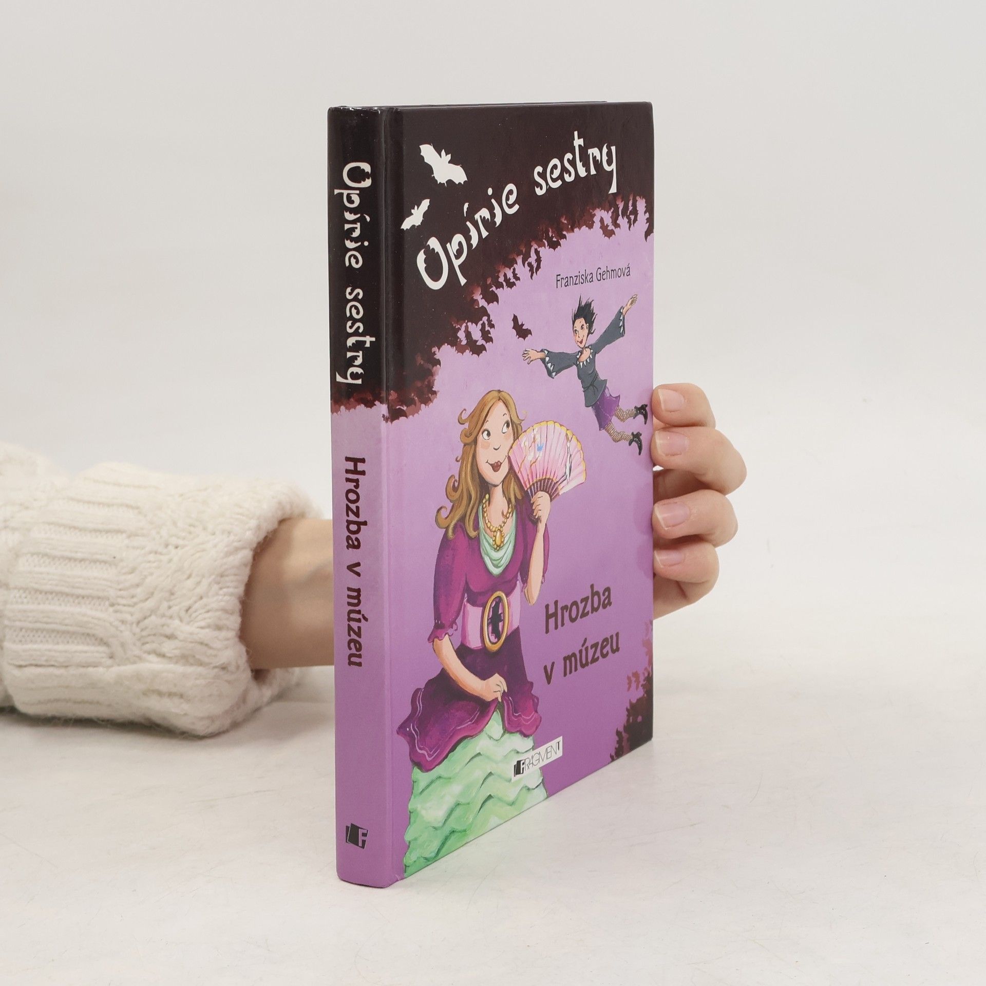 Upírie sestry: Hrozba v múzeu